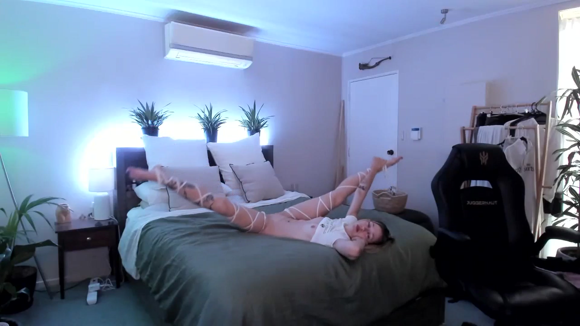 Gallery image thumbnail from Alice_NZ's myfreecams stream on, 01/23/2024, 04:10 image 13 of 20