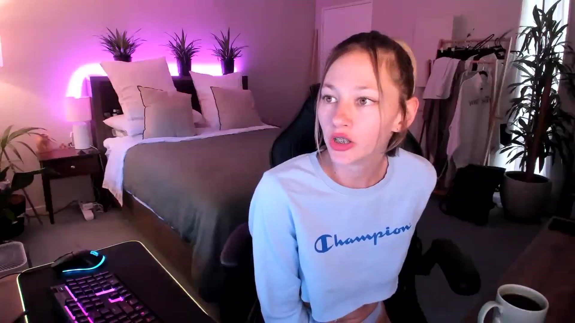 Gallery image thumbnail from Alice_NZ's myfreecams stream on, 01/26/2024, 02:57 image 11 of 20