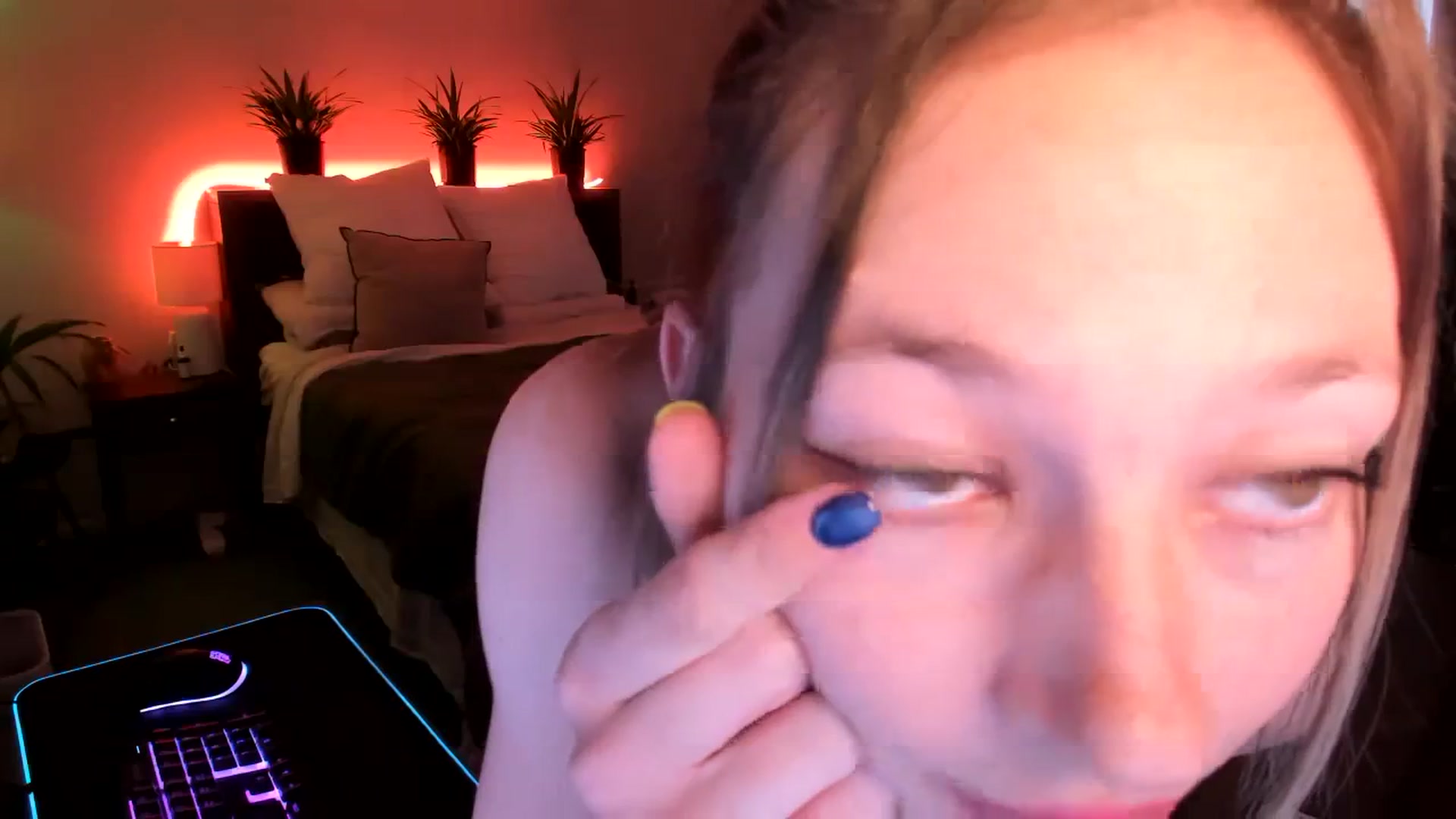 Gallery image thumbnail from Alice_NZ's myfreecams stream on, 01/27/2024, 02:59 image 10 of 20