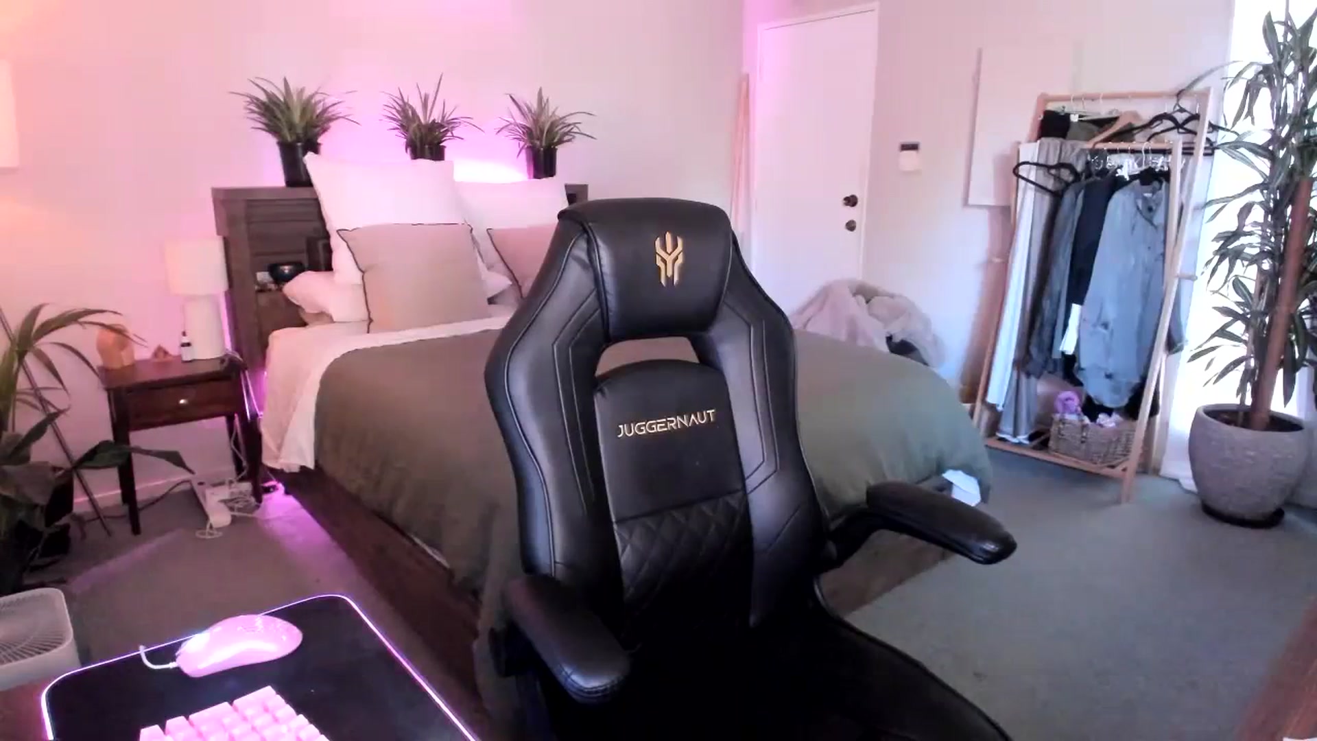 Gallery image thumbnail from Alice_NZ's myfreecams stream on, 02/28/2024, 04:14 image 8 of 20