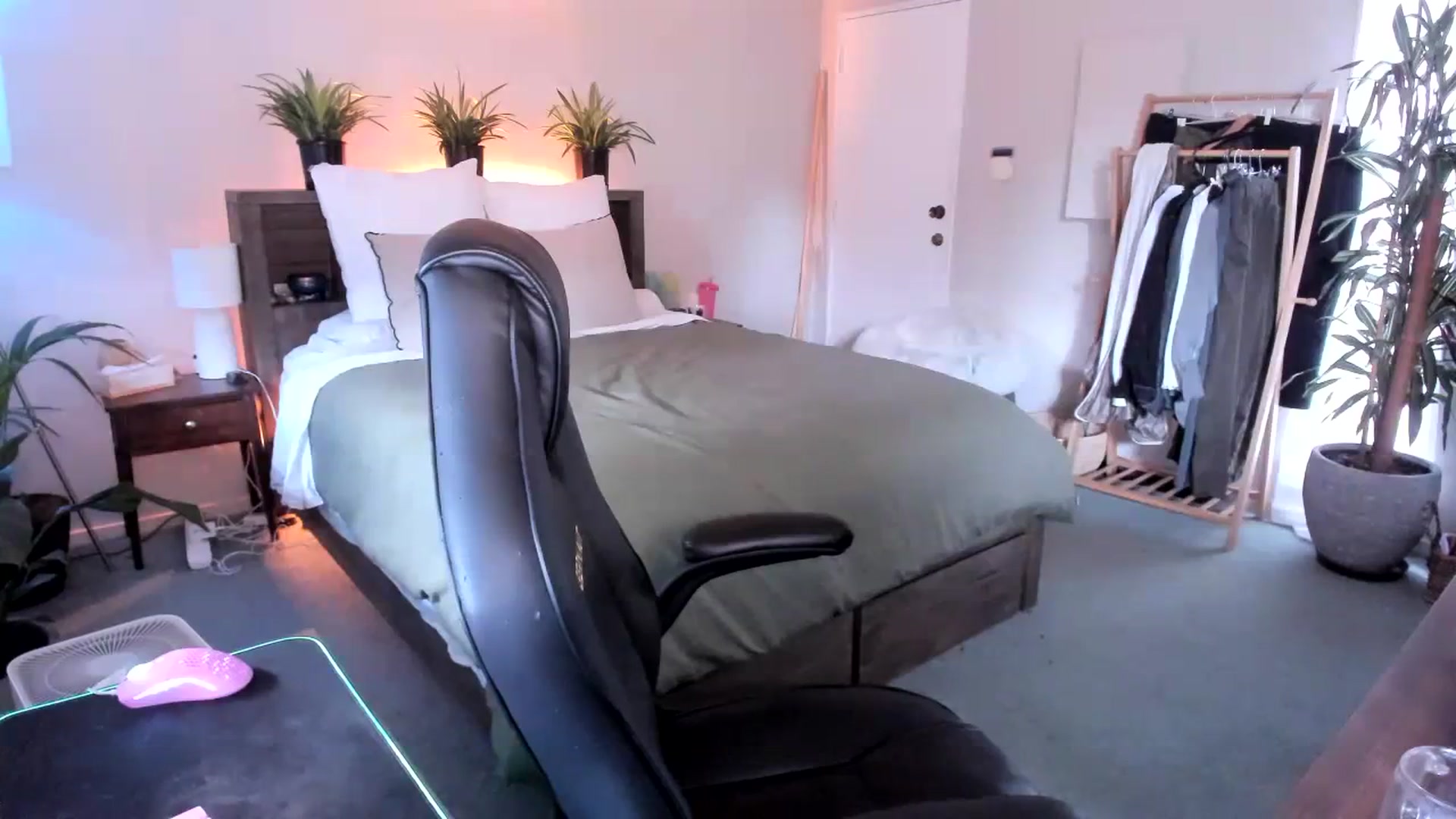 Gallery image thumbnail from Alice_NZ's myfreecams stream on, 03/11/2024, 02:20 image 20 of 20