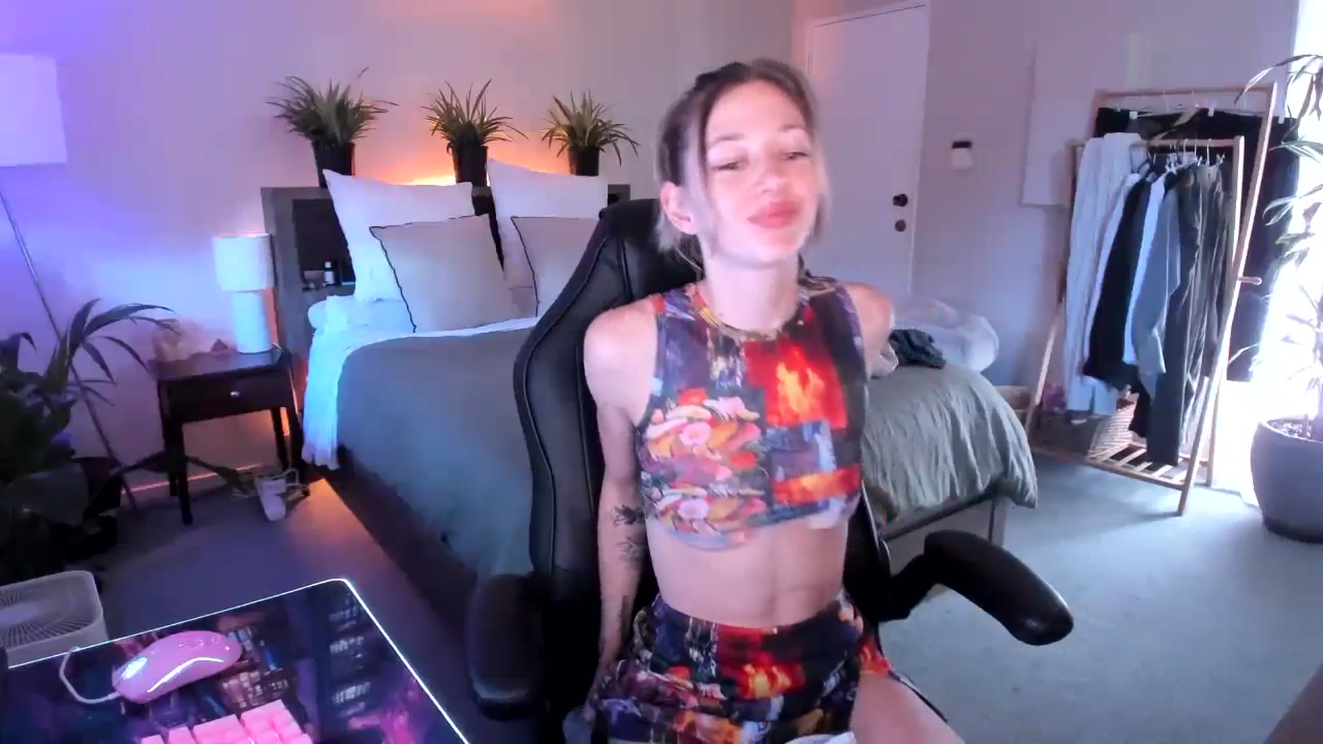 Gallery image thumbnail from Alice_NZ's myfreecams stream on, 03/19/2024, 01:26 image 15 of 20