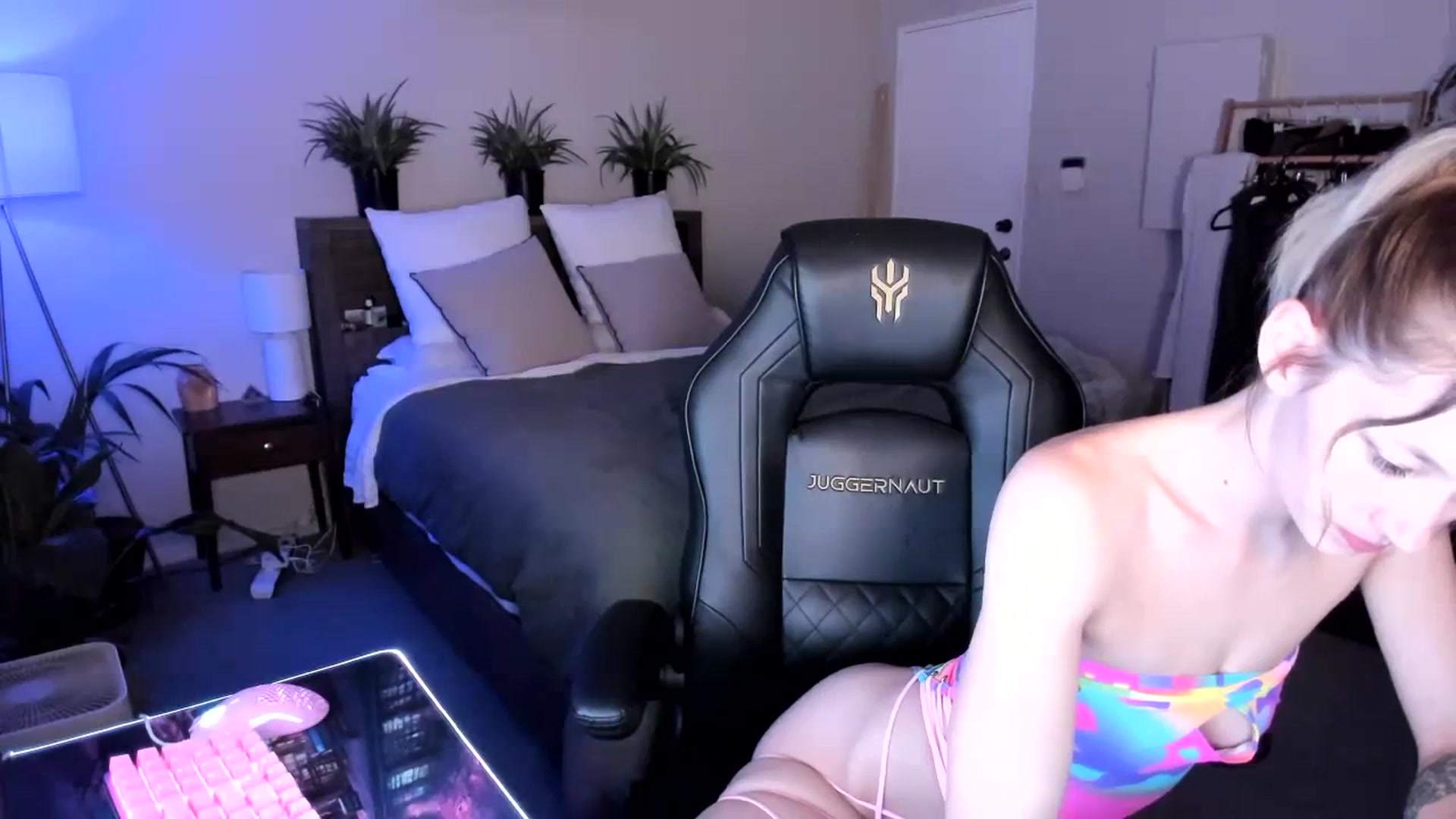 Gallery image thumbnail from Alice_NZ's myfreecams stream on, 03/29/2024, 07:49 image 9 of 20
