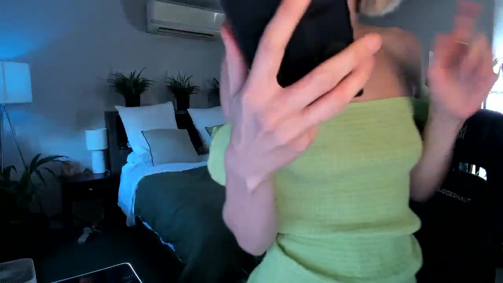Gallery image thumbnail from Alice_NZ's myfreecams stream on, 03/30/2024, 01:41 image 12 of 20