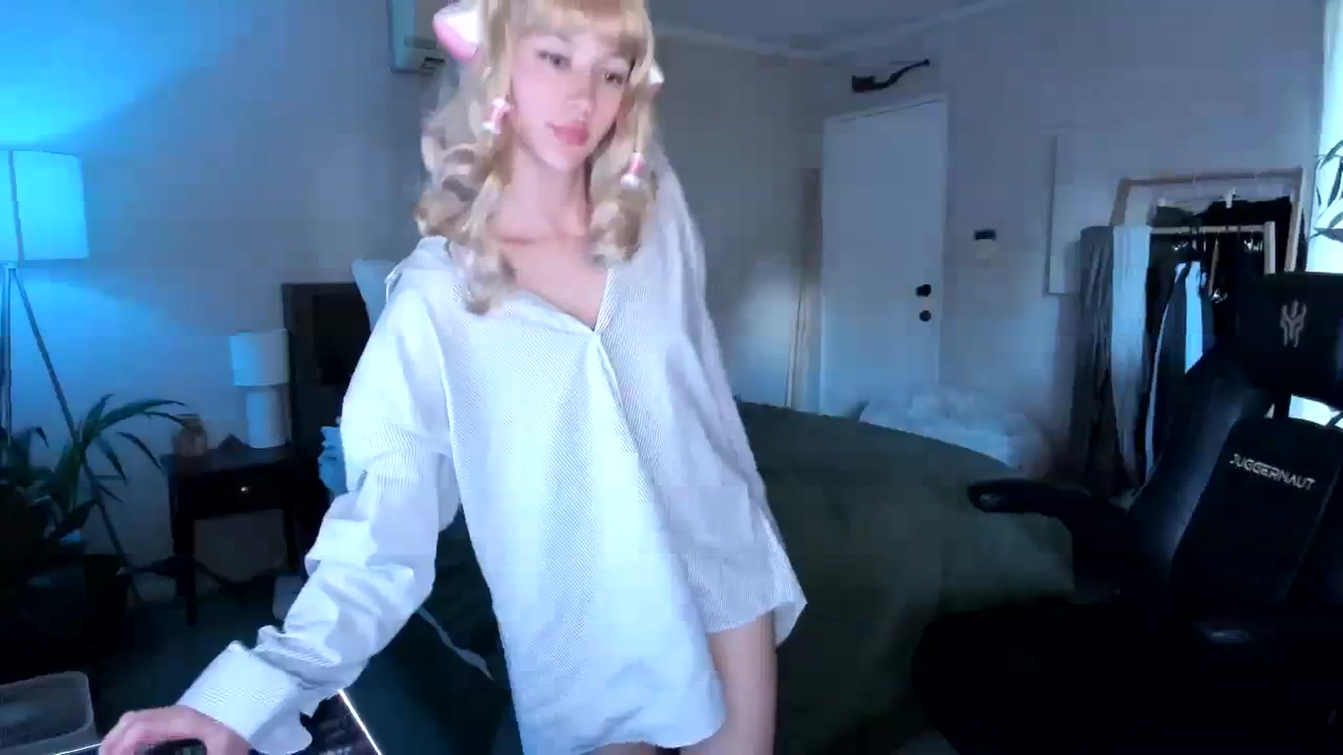 Gallery image thumbnail from Alice_NZ's myfreecams stream on, 04/15/2024, 03:04 image 20 of 20