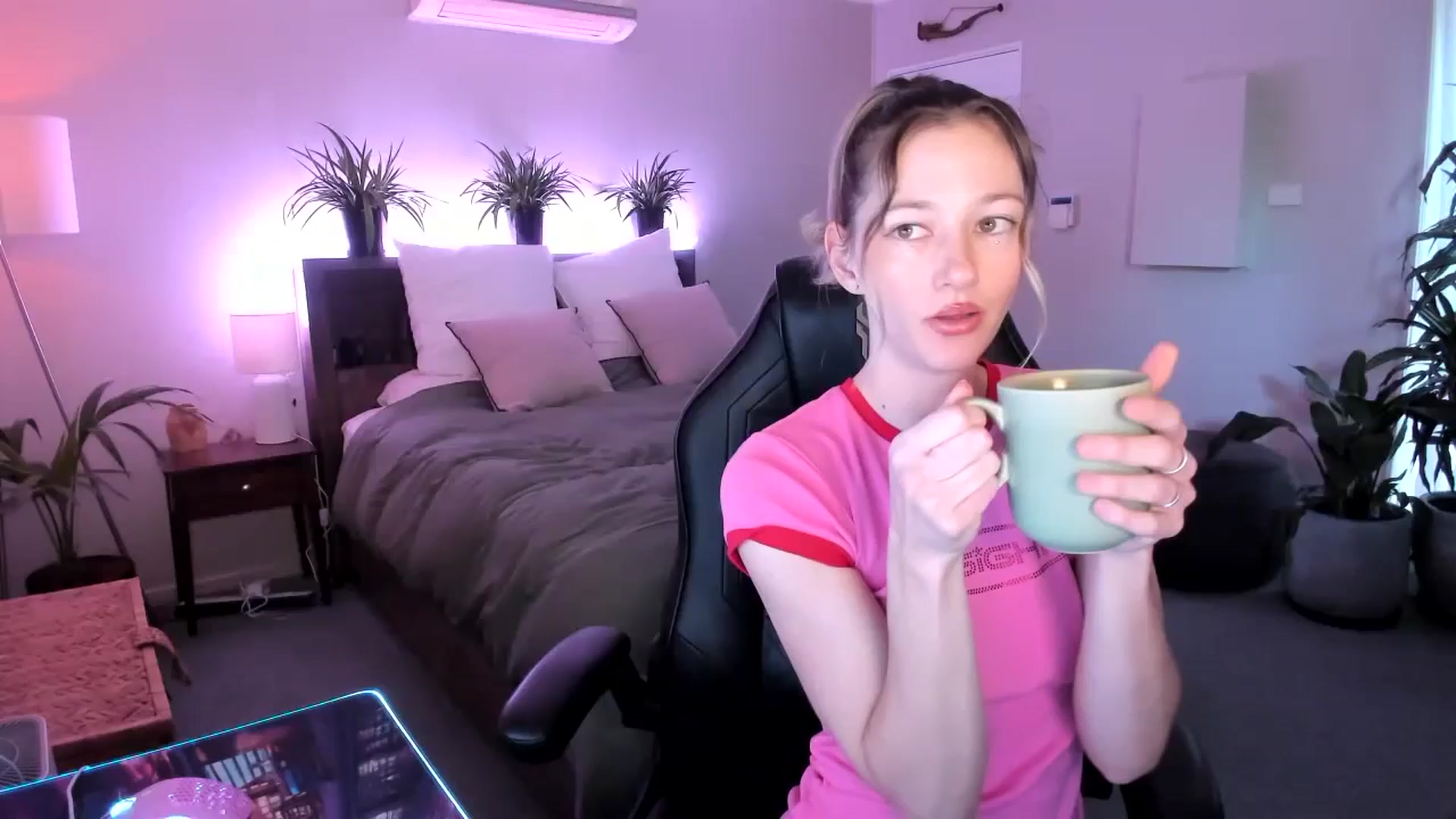 Gallery image thumbnail from Alice_NZ's myfreecams stream on, 04/26/2024, 03:09 image 4 of 20