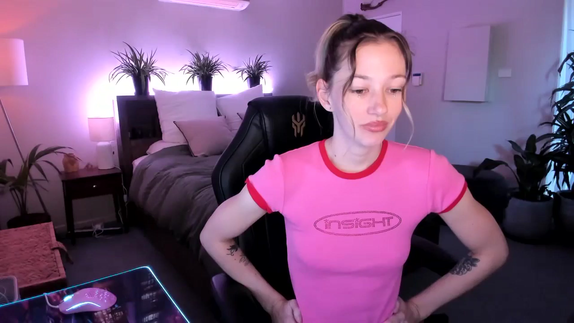 Gallery image thumbnail from Alice_NZ's myfreecams stream on, 04/26/2024, 03:09 image 7 of 20
