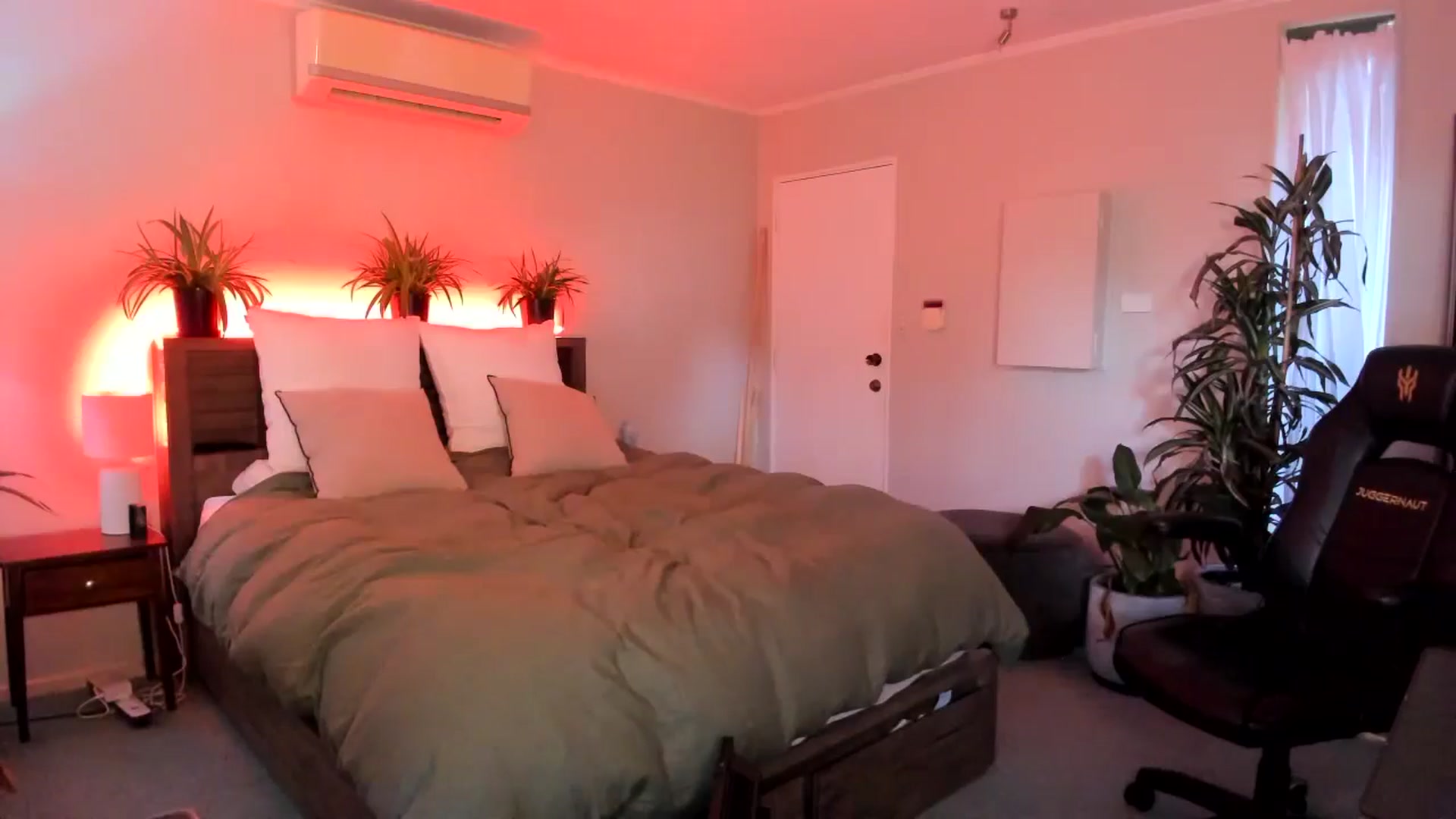 Gallery image thumbnail from Alice_NZ's myfreecams stream on, 05/30/2024, 04:27 image 6 of 20