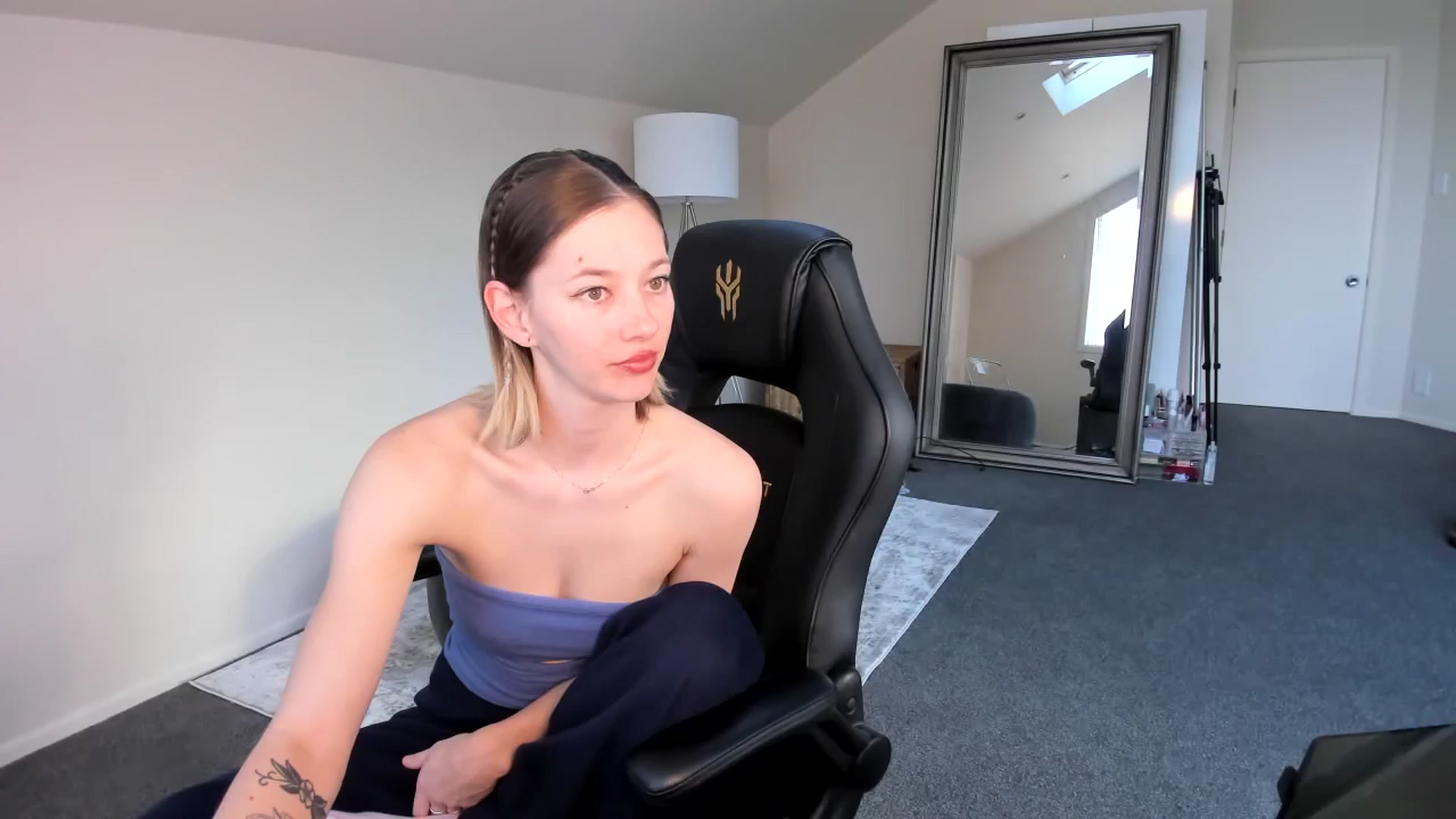 Gallery image thumbnail from Alice_NZ's myfreecams stream on, 06/21/2024, 05:12 image 2 of 20