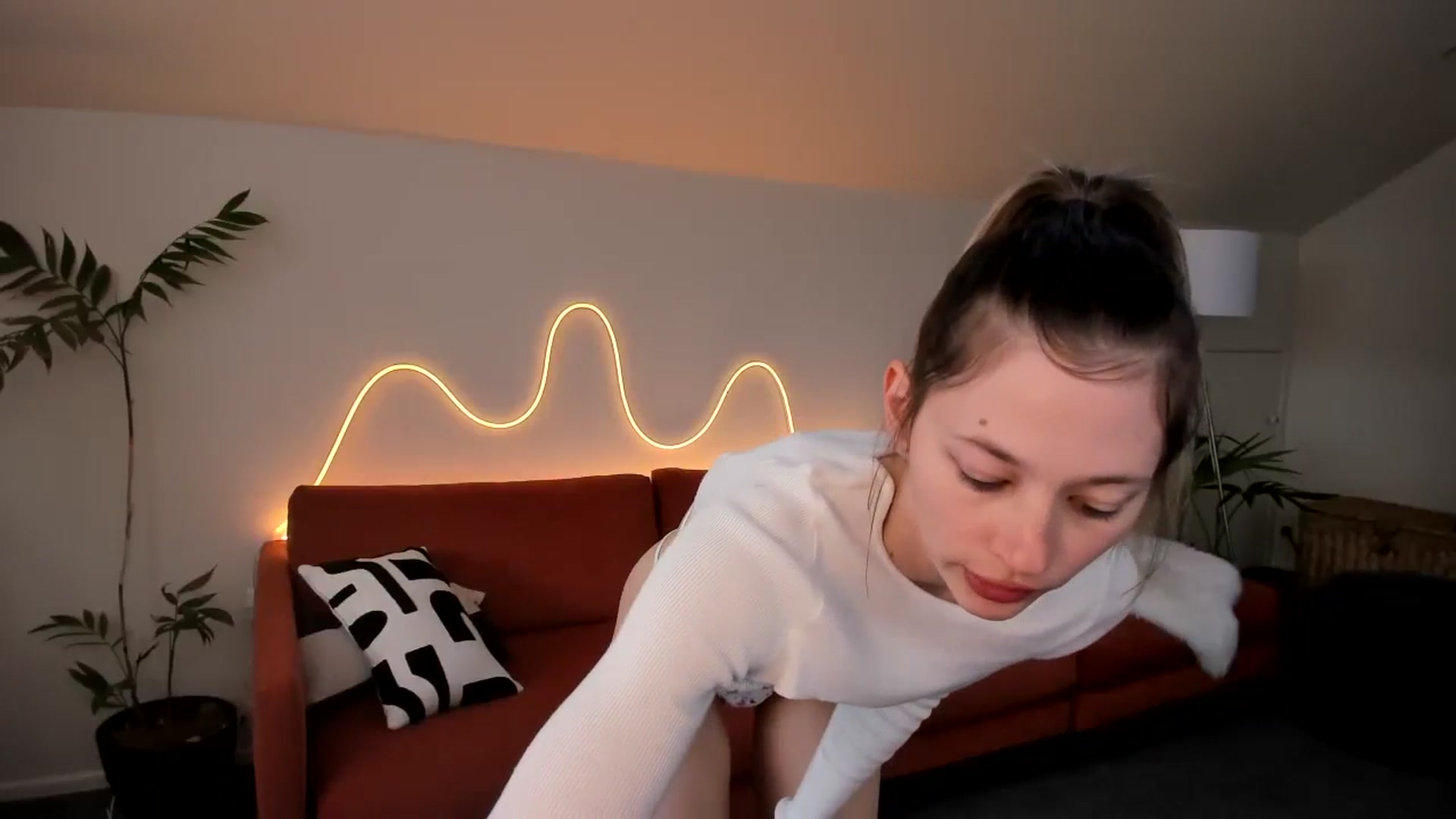 Gallery image thumbnail from Alice_NZ's myfreecams stream on, 07/30/2024, 02:43 image 6 of 20