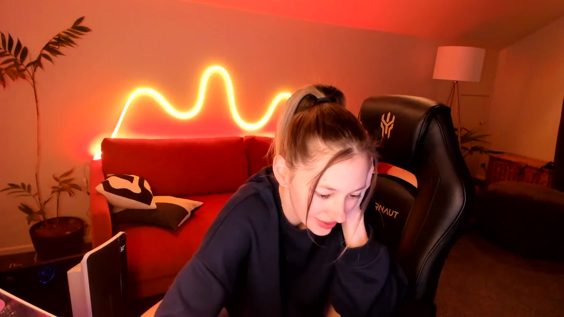 Gallery image thumbnail from Alice_NZ's myfreecams stream on, 08/02/2024, 06:06 image 11 of 20