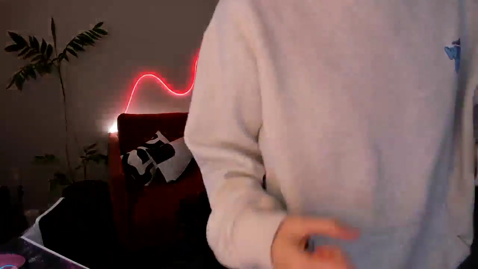 Gallery image thumbnail from Alice_NZ's myfreecams stream on, 08/29/2024, 05:53 image 10 of 20