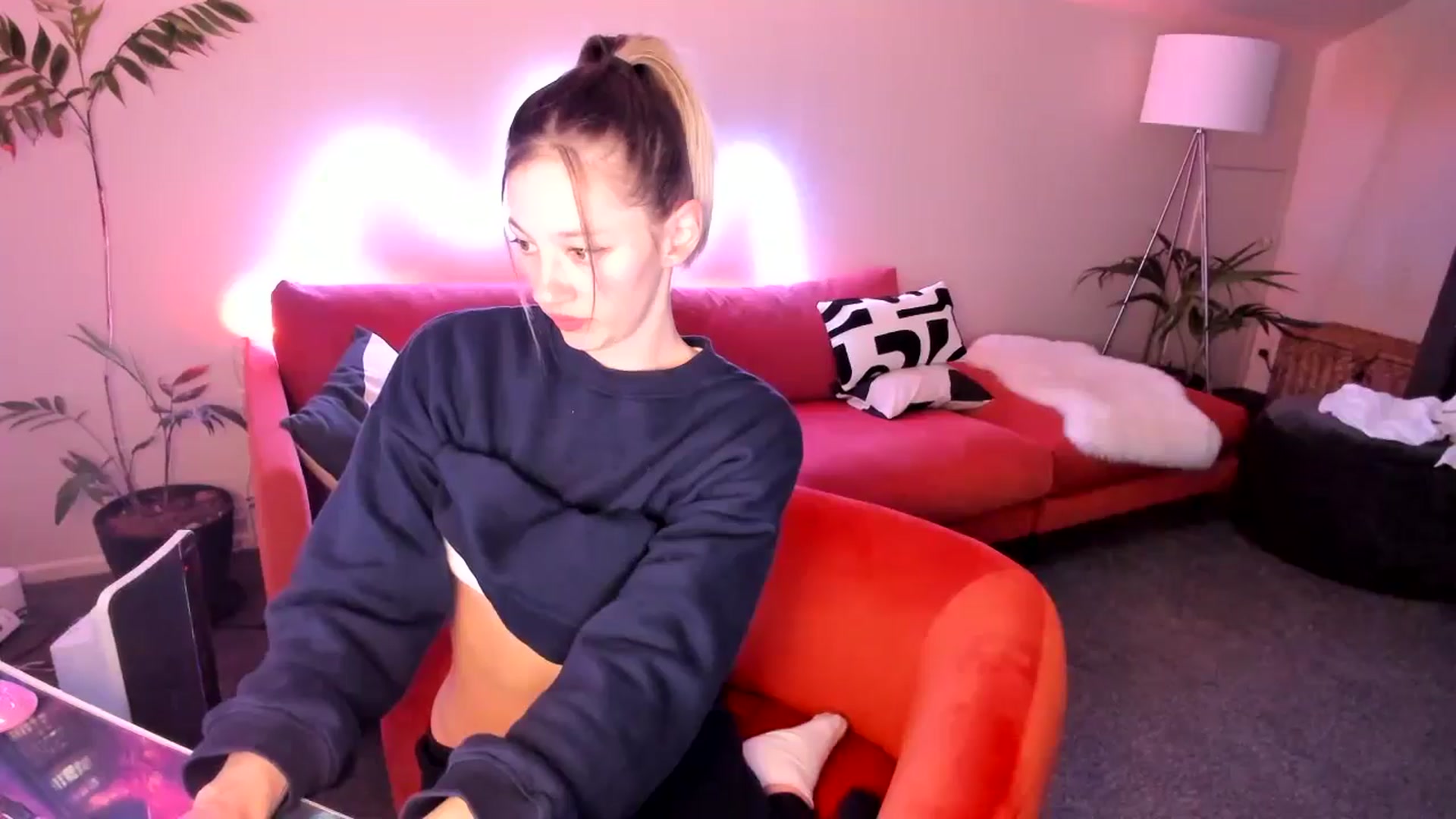 Gallery image thumbnail from Alice_NZ's myfreecams stream on, 09/07/2024, 06:48 image 9 of 20