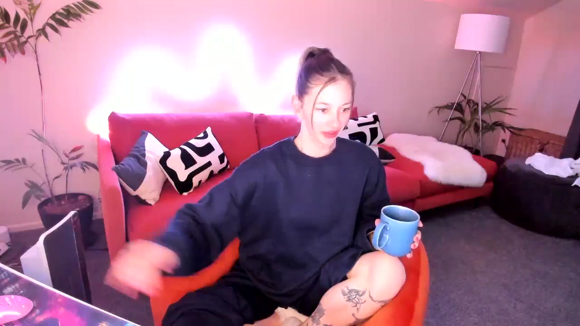 Gallery image thumbnail from Alice_NZ's myfreecams stream on, 09/07/2024, 06:48 image 8 of 20