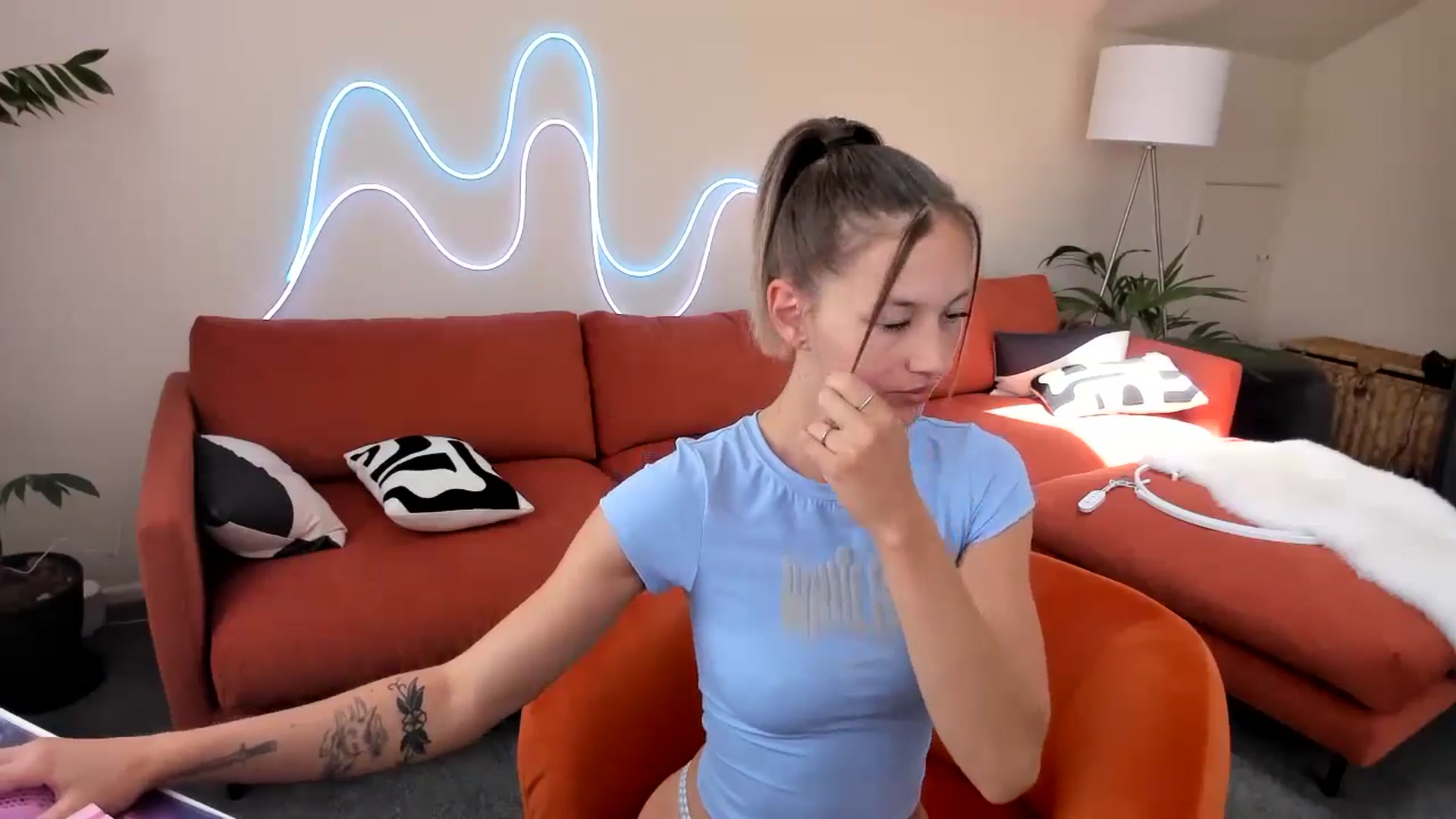 Gallery image thumbnail from Alice_NZ's myfreecams stream on, 11/04/2024, 02:47 image 5 of 20