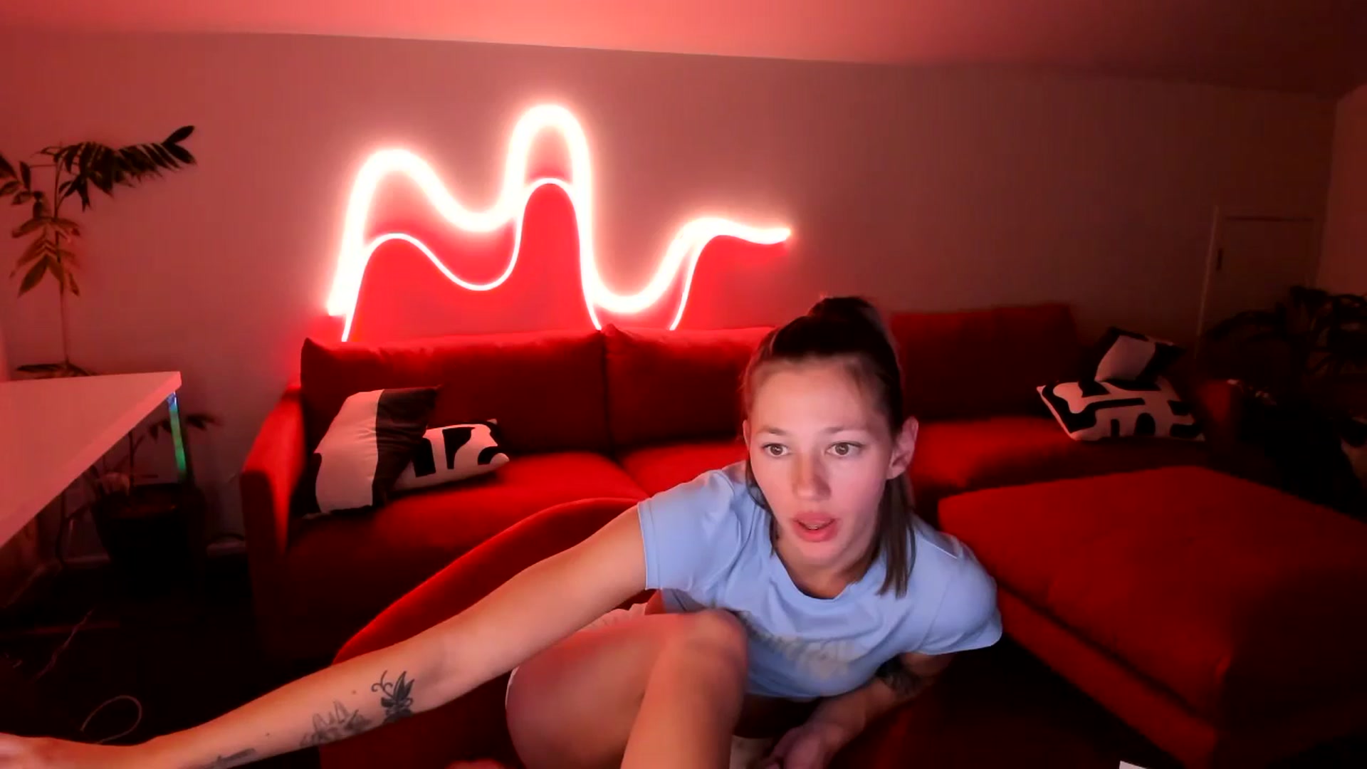 Gallery image thumbnail from Alice_NZ's myfreecams stream on, 11/11/2024, 09:08 image 15 of 20