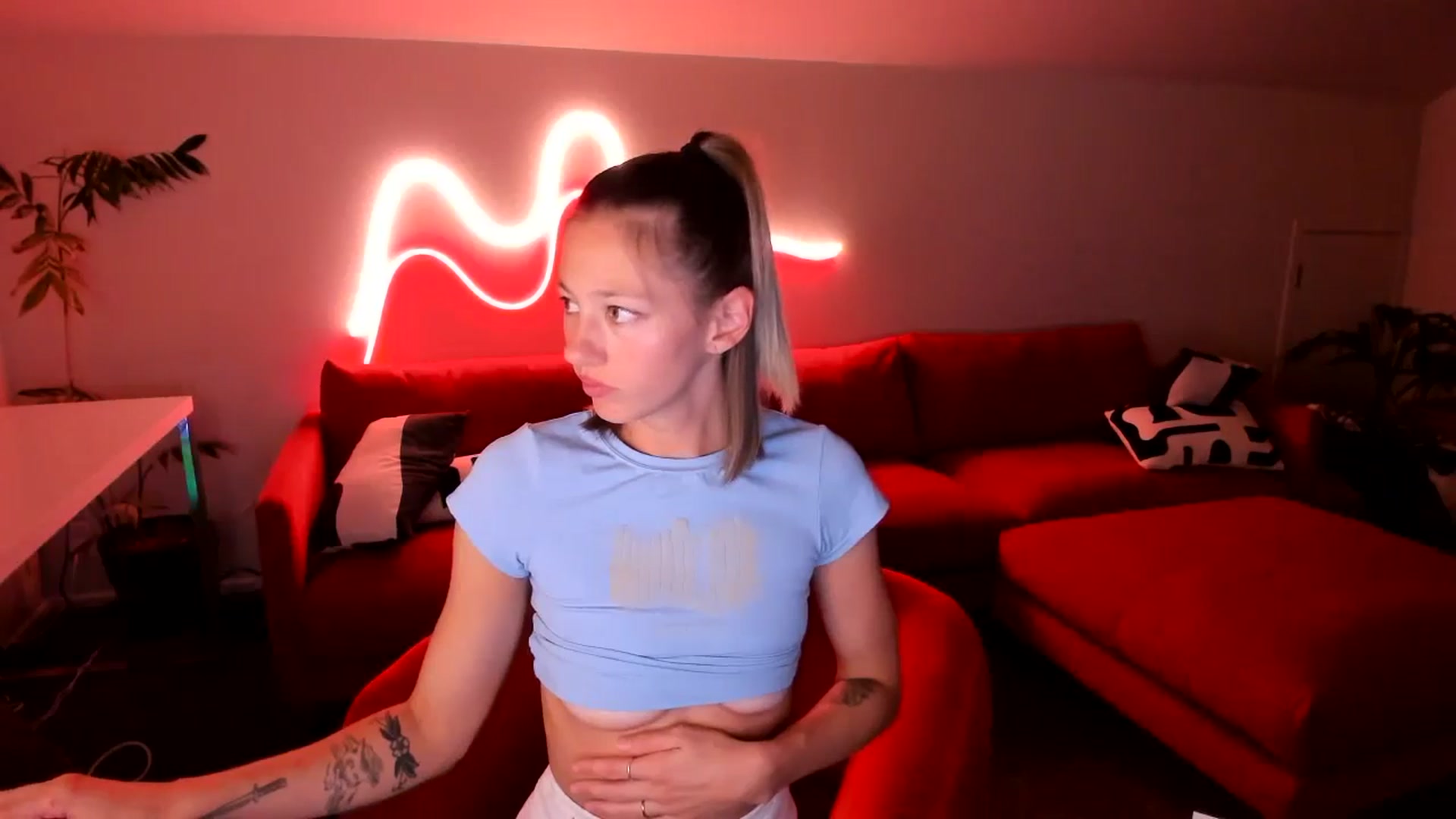 Gallery image thumbnail from Alice_NZ's myfreecams stream on, 11/11/2024, 09:08 image 13 of 20