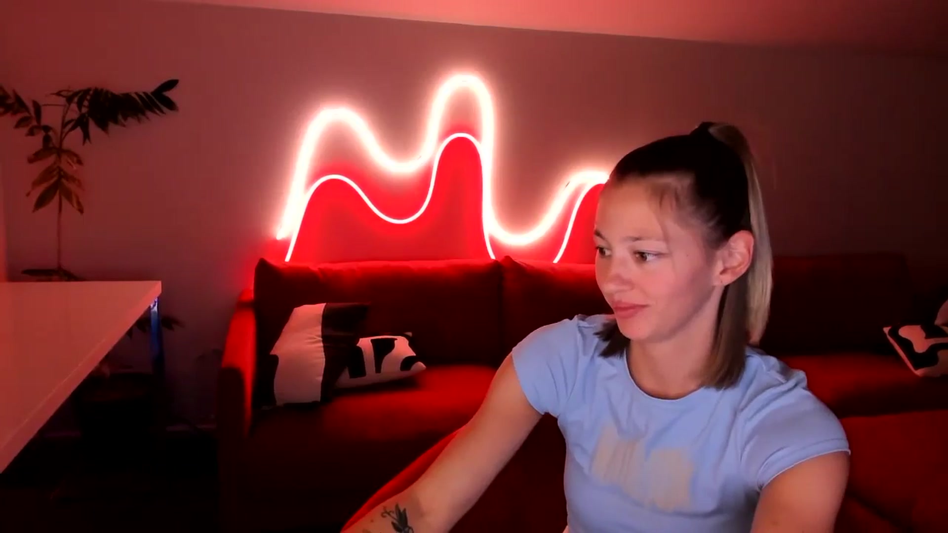 Gallery image thumbnail from Alice_NZ's myfreecams stream on, 11/11/2024, 09:27 image 8 of 20