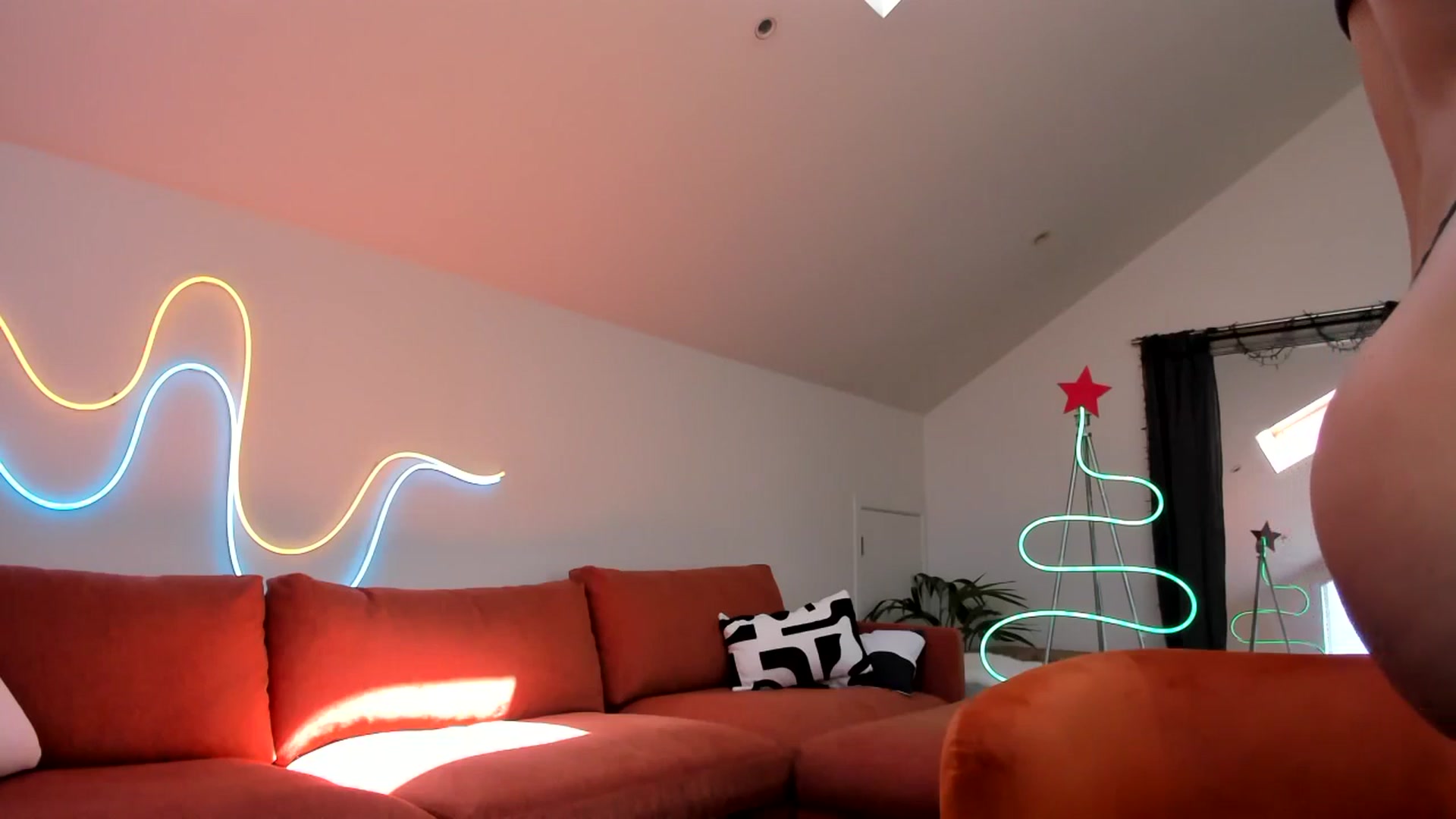 Gallery image thumbnail from Alice_NZ's myfreecams stream on, 11/27/2024, 03:00 image 7 of 20
