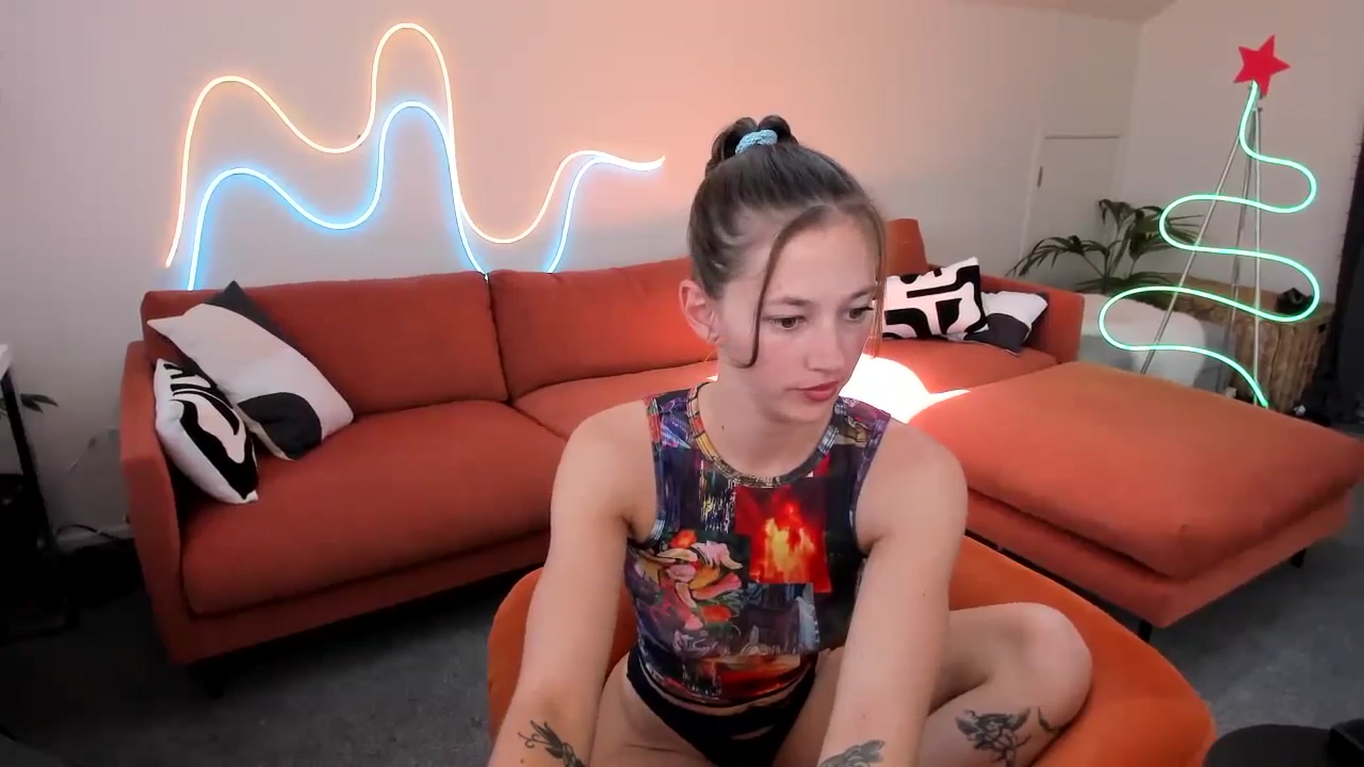 Gallery image thumbnail from Alice_NZ's myfreecams stream on, 11/29/2024, 02:53 image 4 of 20