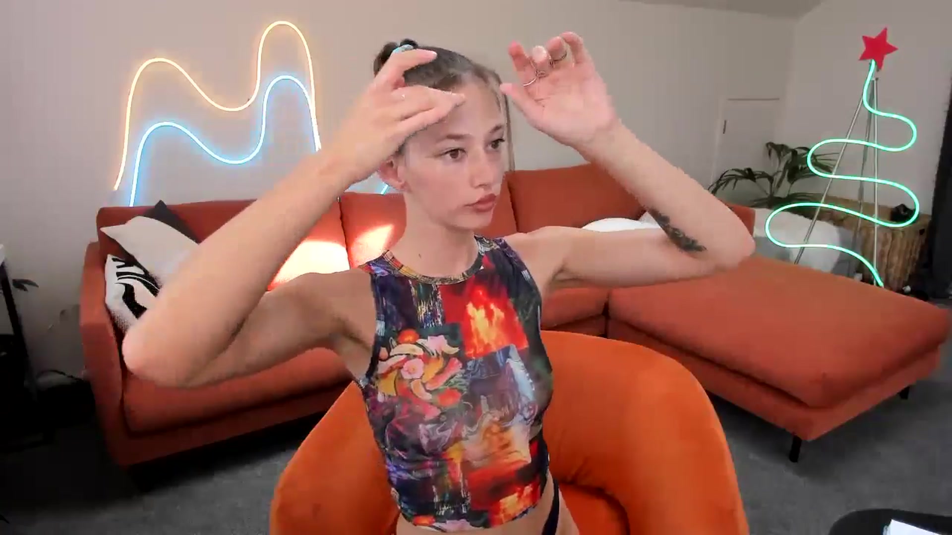 Gallery image thumbnail from Alice_NZ's myfreecams stream on, 11/29/2024, 02:53 image 17 of 20