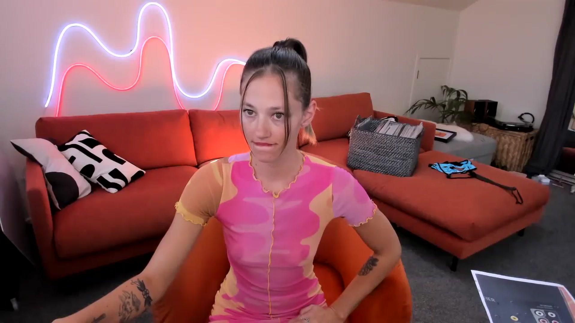 Gallery image thumbnail from Alice_NZ's myfreecams stream on, 01/13/2025, 01:58 image 19 of 20