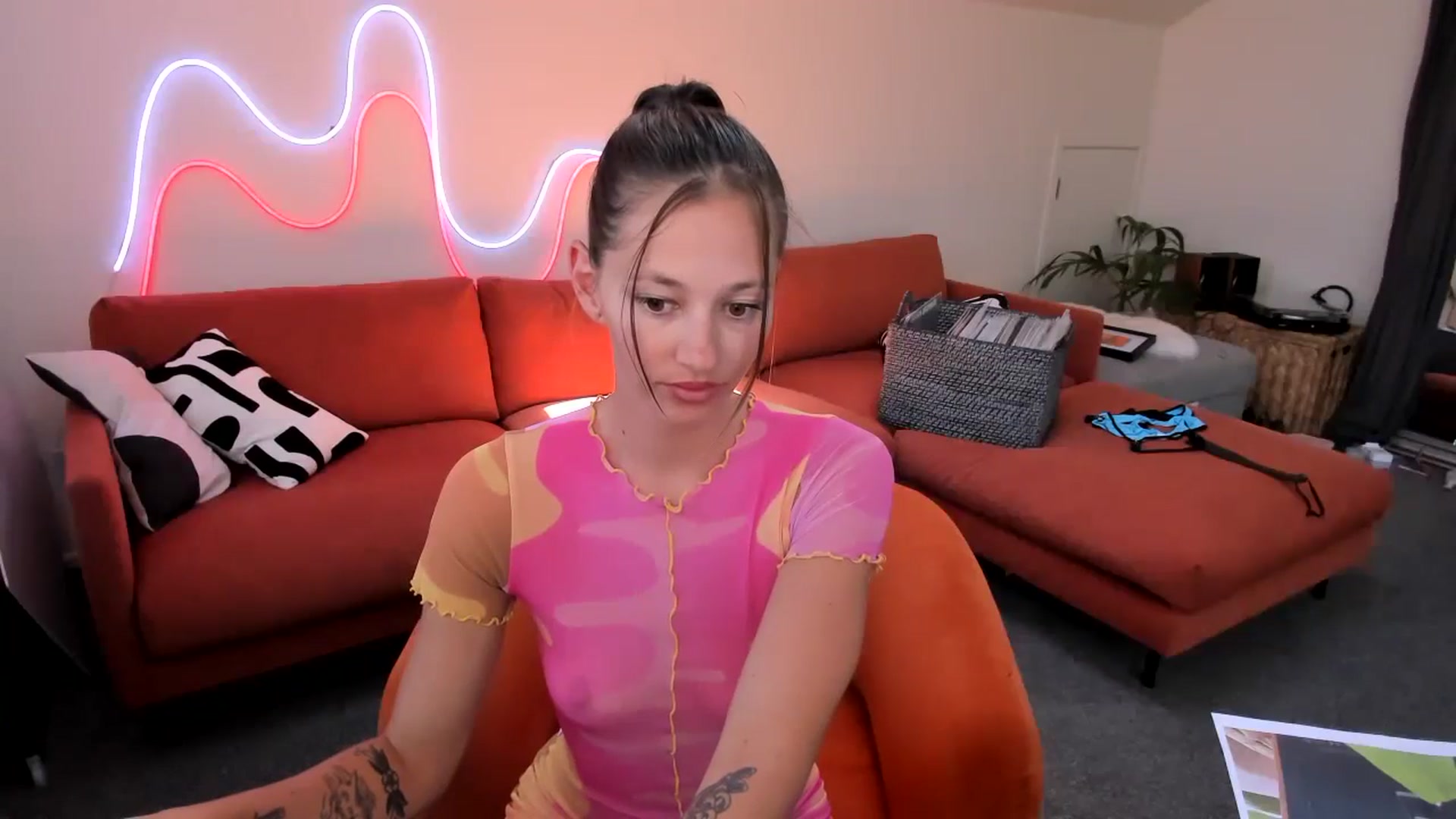 Gallery image thumbnail from Alice_NZ's myfreecams stream on, 01/13/2025, 01:58 image 18 of 20