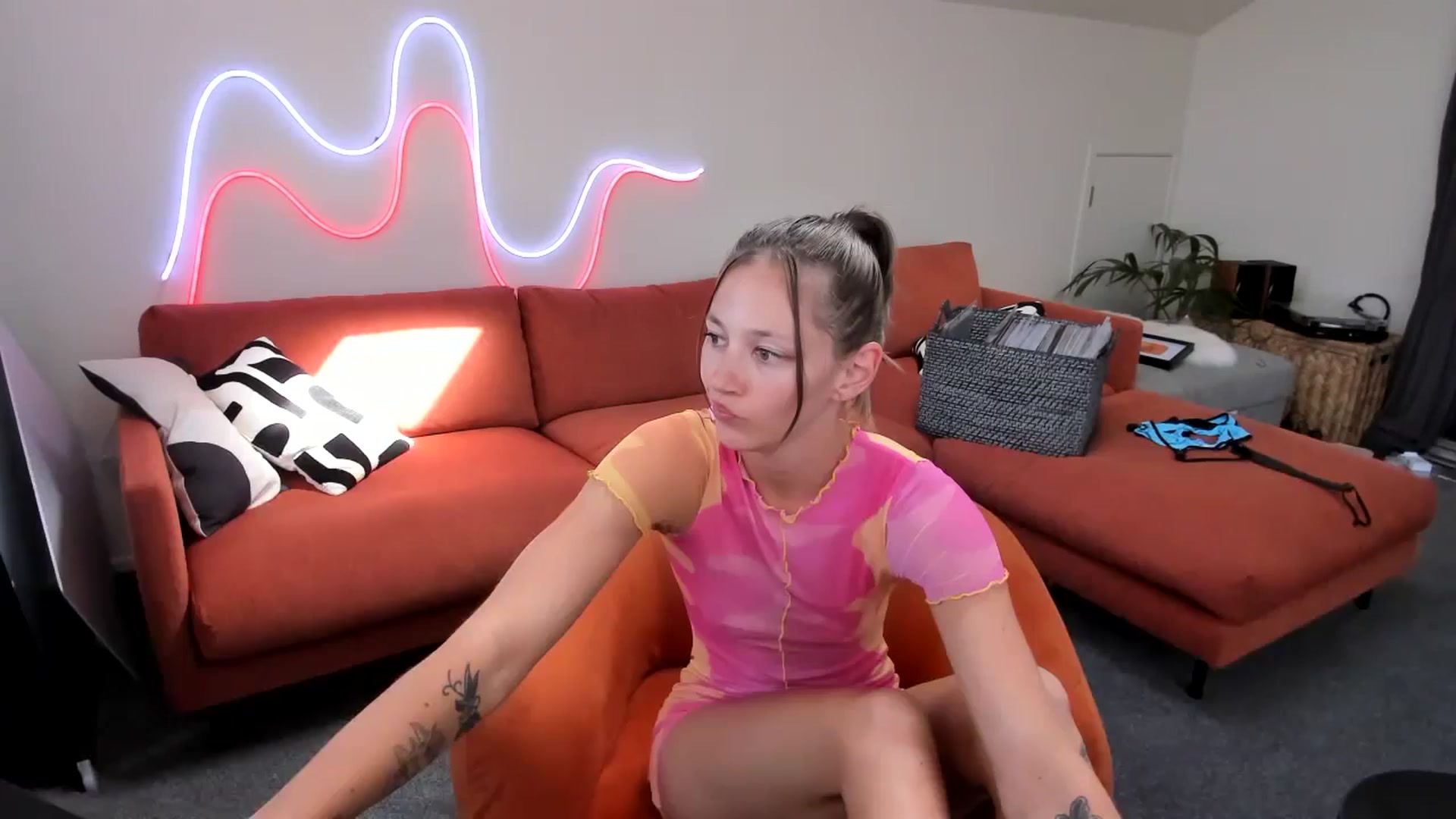 Gallery image thumbnail from Alice_NZ's myfreecams stream on, 01/13/2025, 03:34 image 6 of 20