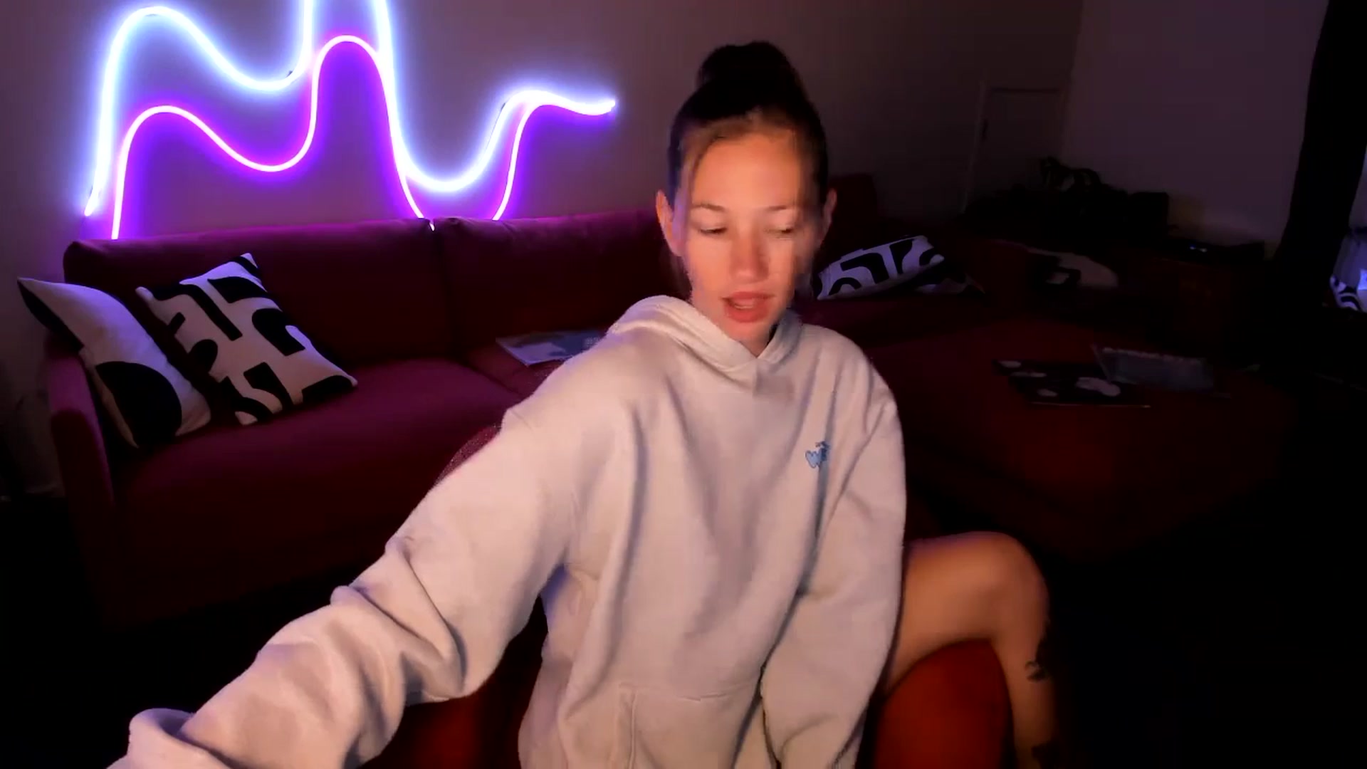 Gallery image thumbnail from Alice_NZ's myfreecams stream on, 01/20/2025, 08:42 image 7 of 20