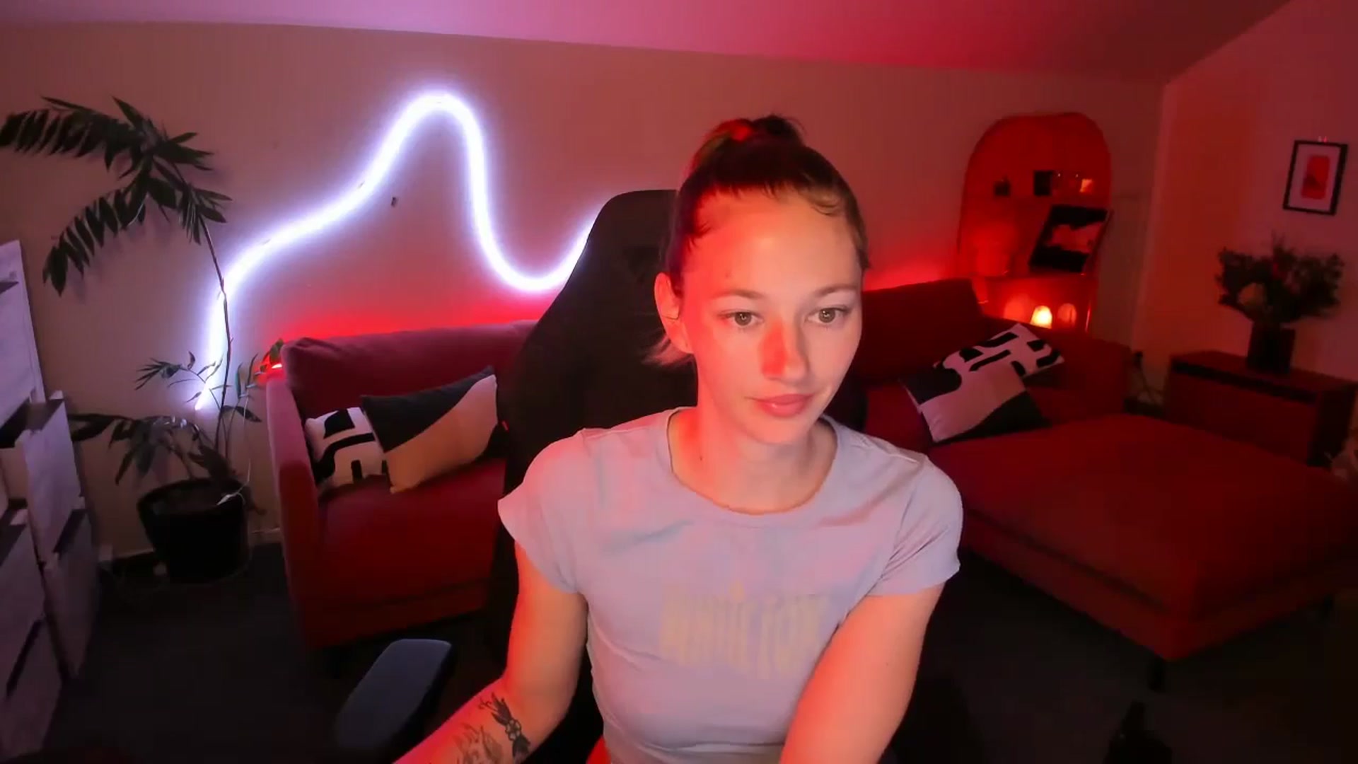 Gallery image thumbnail from Alice_NZ's myfreecams stream on, 07/21/2025, 06:52 image 6 of 20