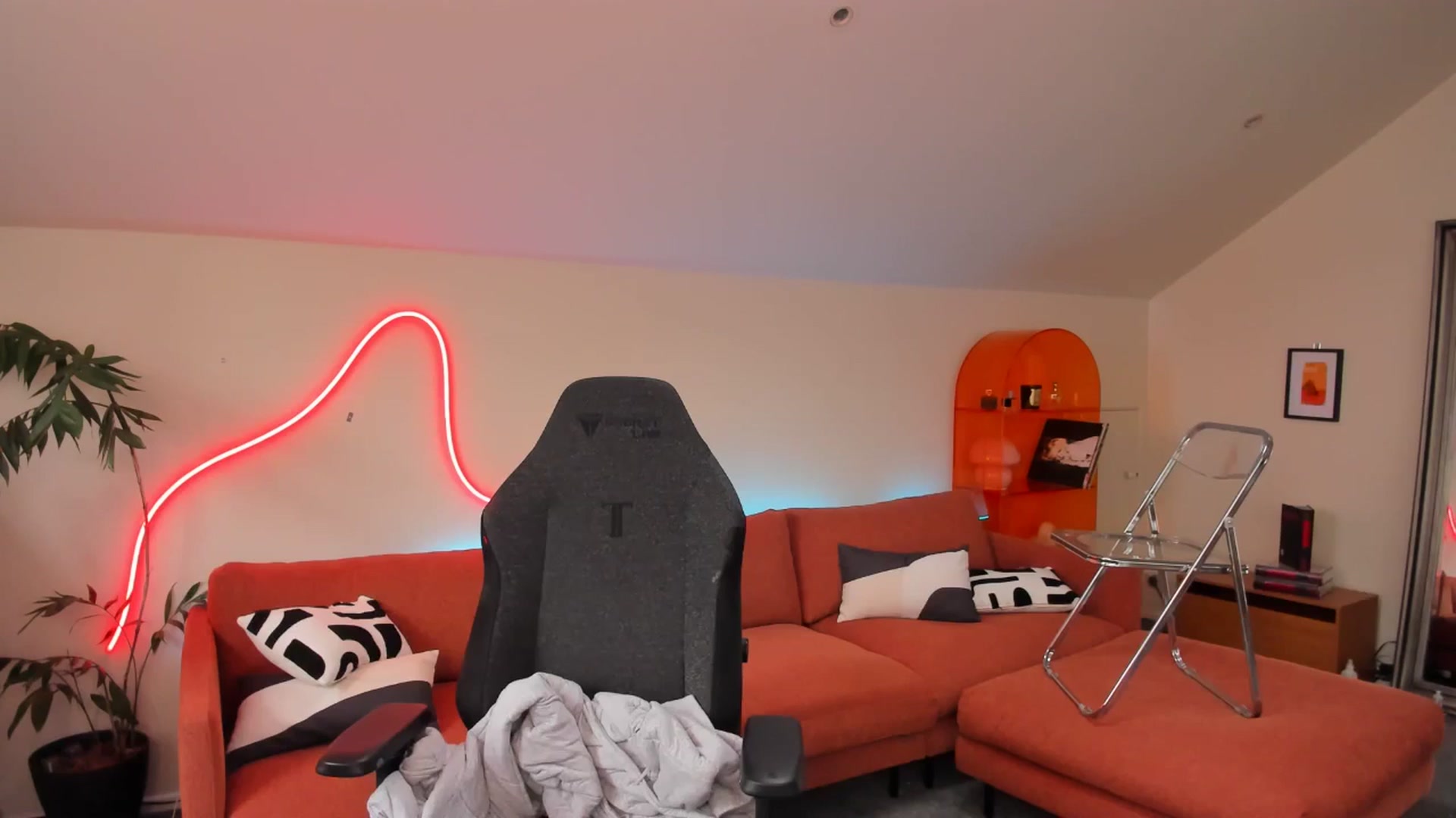 Gallery image thumbnail from Alice_NZ's myfreecams stream on, 08/07/2025, 05:53 image 5 of 20