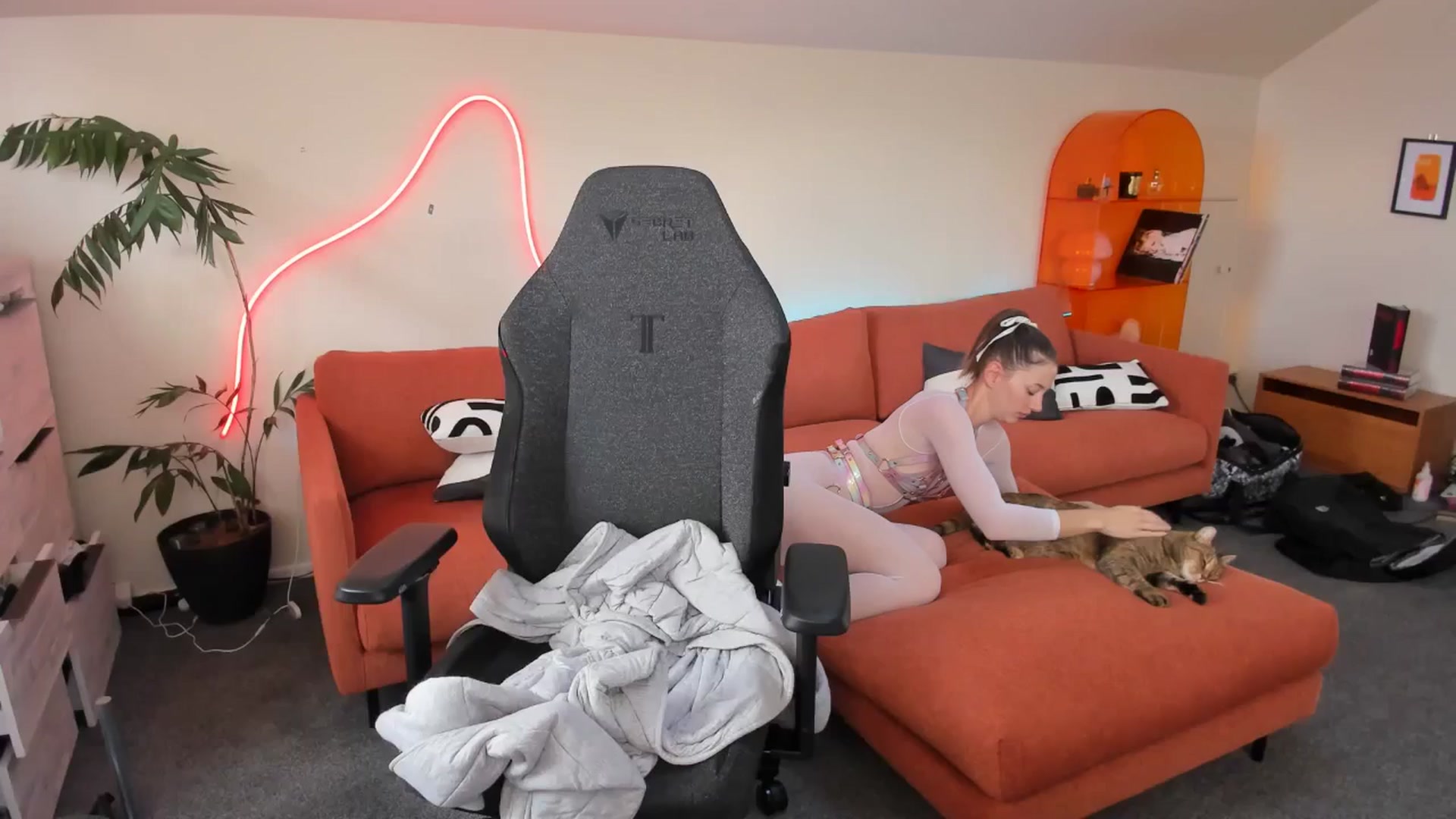 Gallery image thumbnail from Alice_NZ's myfreecams stream on, 08/08/2025, 05:38 image 1 of 20