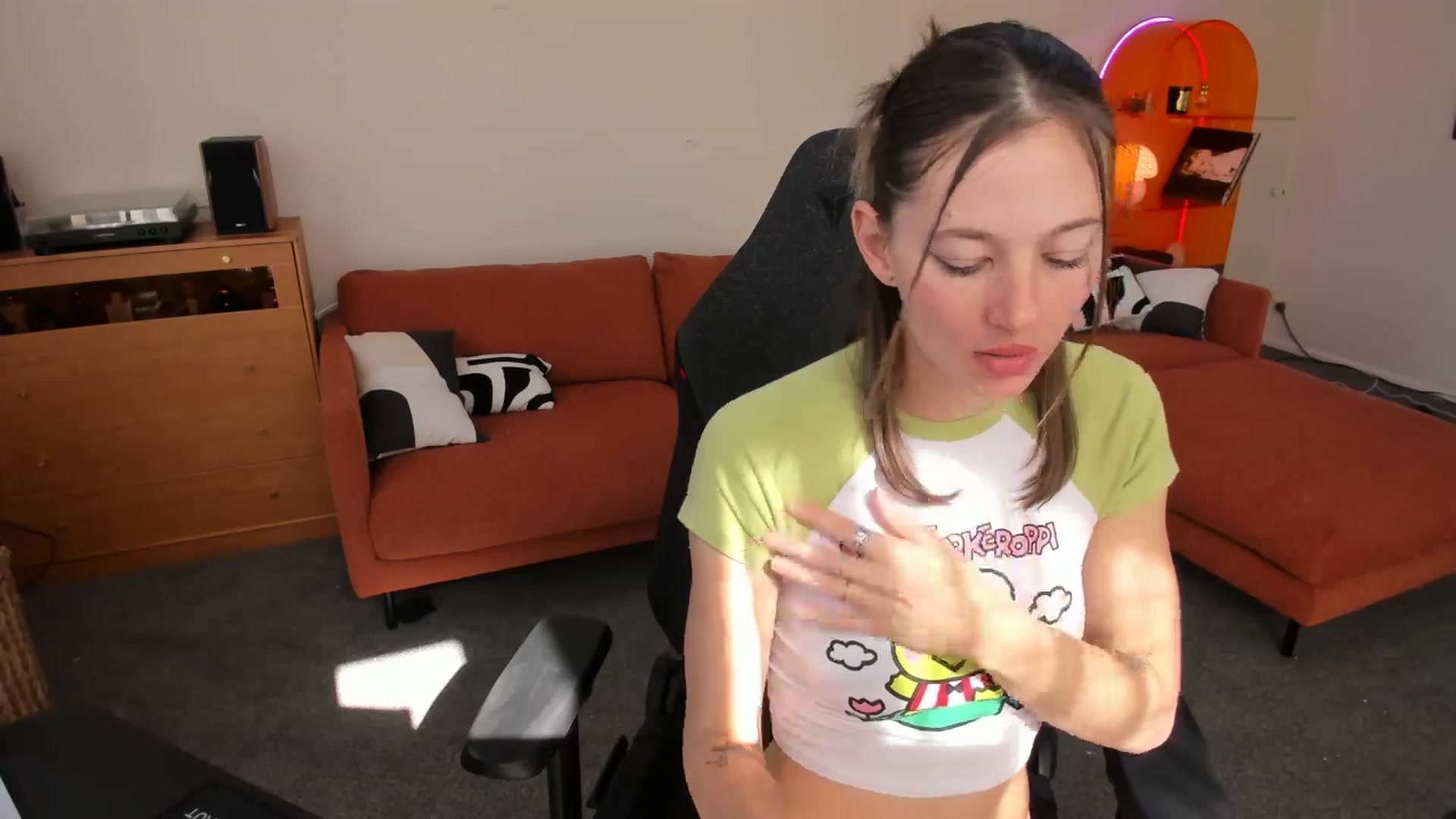 Gallery image thumbnail from Alice_NZ's myfreecams stream on, 08/26/2025, 02:41 image 5 of 20