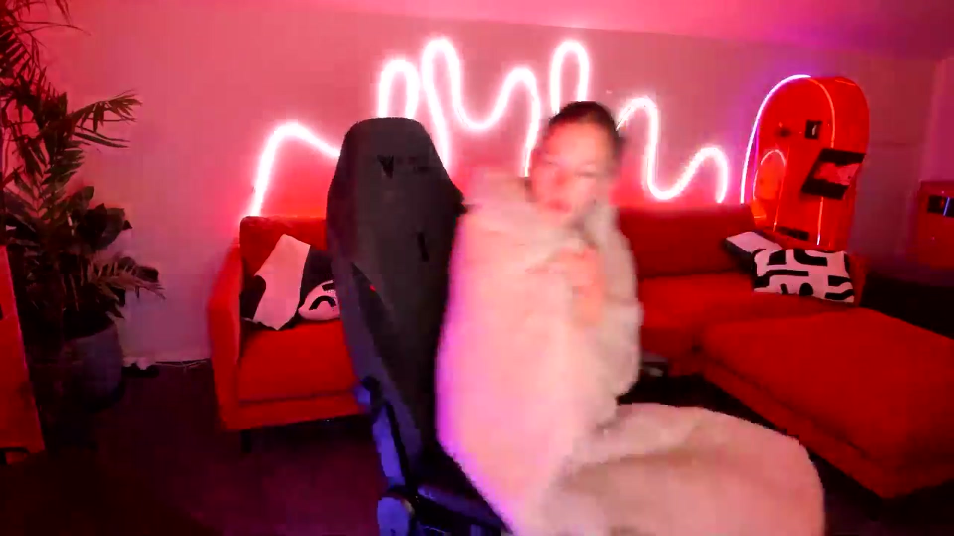 Gallery image thumbnail from Alice_NZ's myfreecams stream on, 09/12/2025, 09:19 image 20 of 20