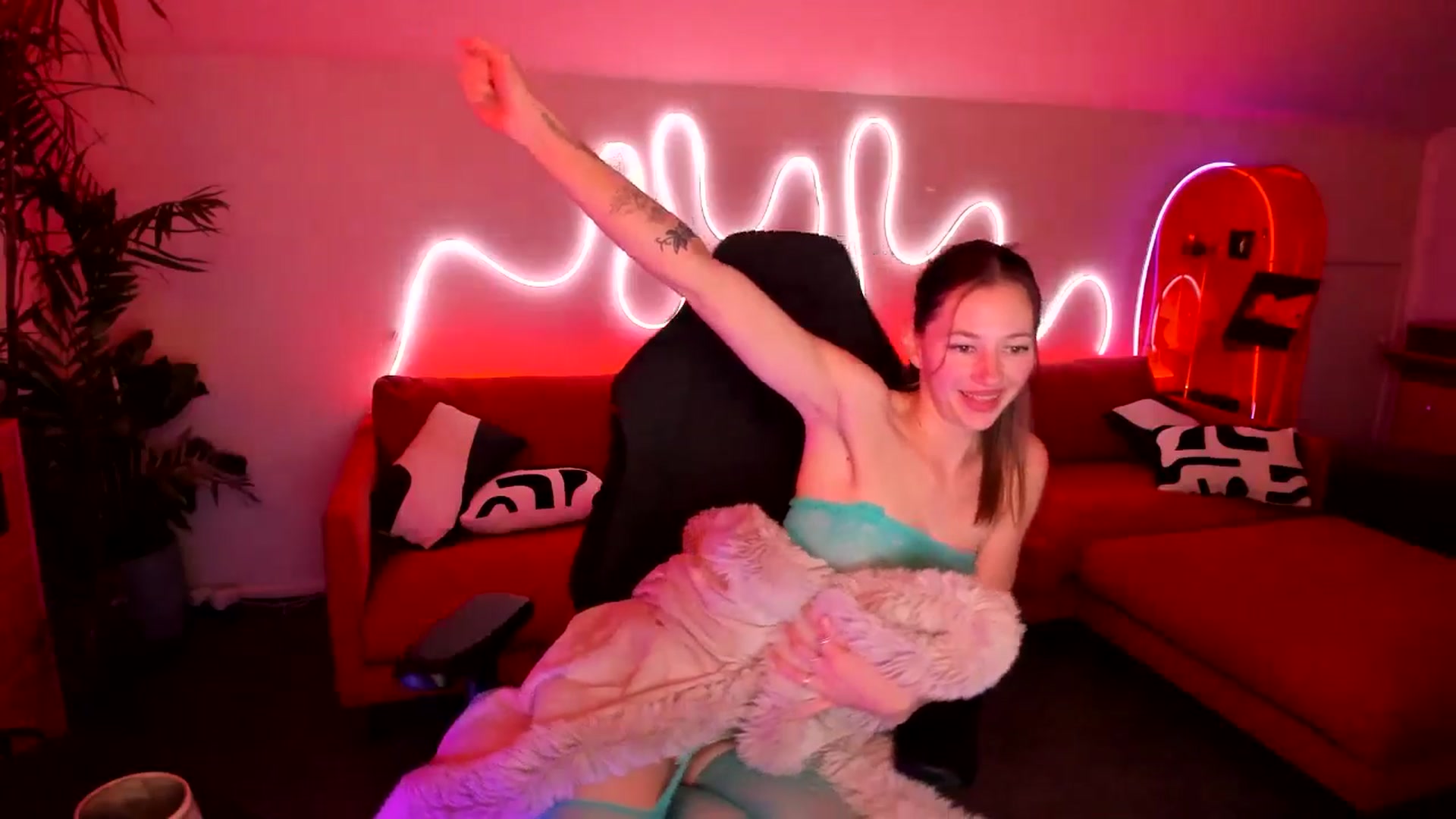 Gallery image thumbnail from Alice_NZ's myfreecams stream on, 09/12/2025, 09:19 image 6 of 20