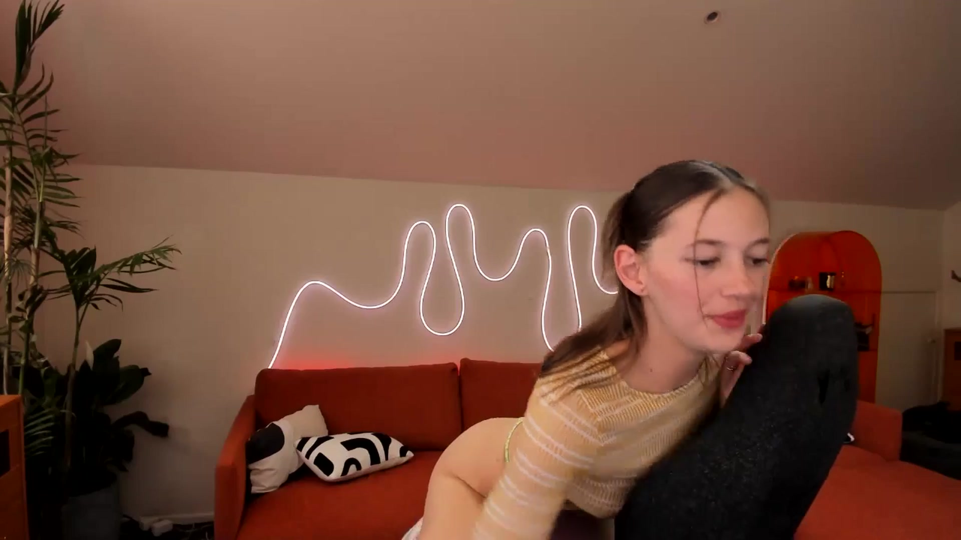 Gallery image thumbnail from Alice_NZ's myfreecams stream on, 09/24/2025, 06:06 image 8 of 20