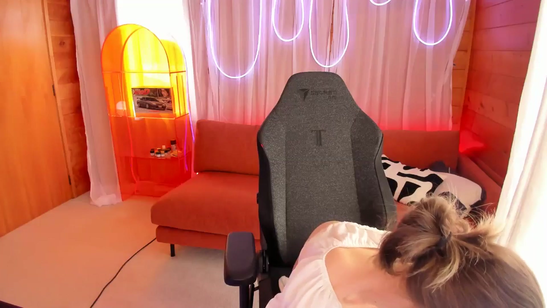 Gallery image thumbnail from Alice_NZ's myfreecams stream on, 10/01/2025, 03:42 image 16 of 20