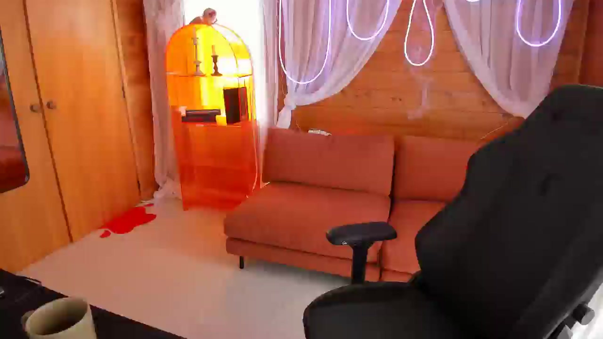 Gallery image thumbnail from Alice_NZ's myfreecams stream on, 10/28/2025, 24:36 image 4 of 20