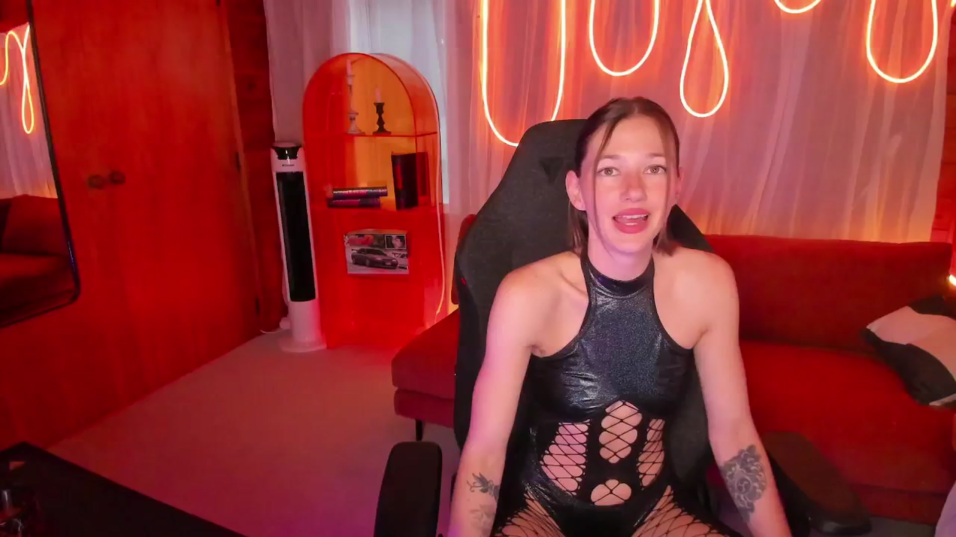 Gallery image thumbnail from Alice_NZ's myfreecams stream on, 11/10/2025, 09:04 image 1 of 20