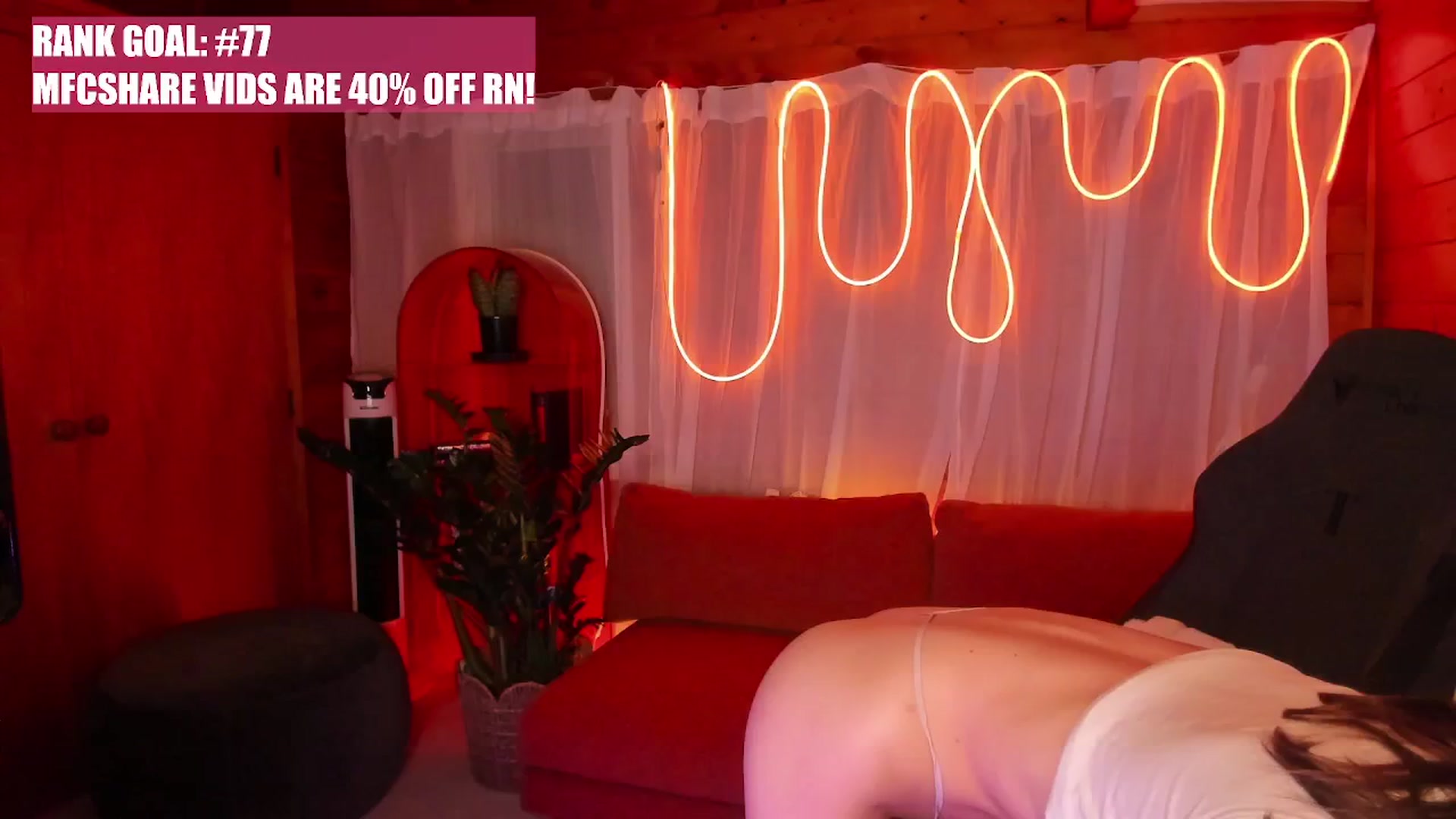 Gallery image thumbnail from Alice_NZ's myfreecams stream on, 11/16/2025, 08:46 image 12 of 20