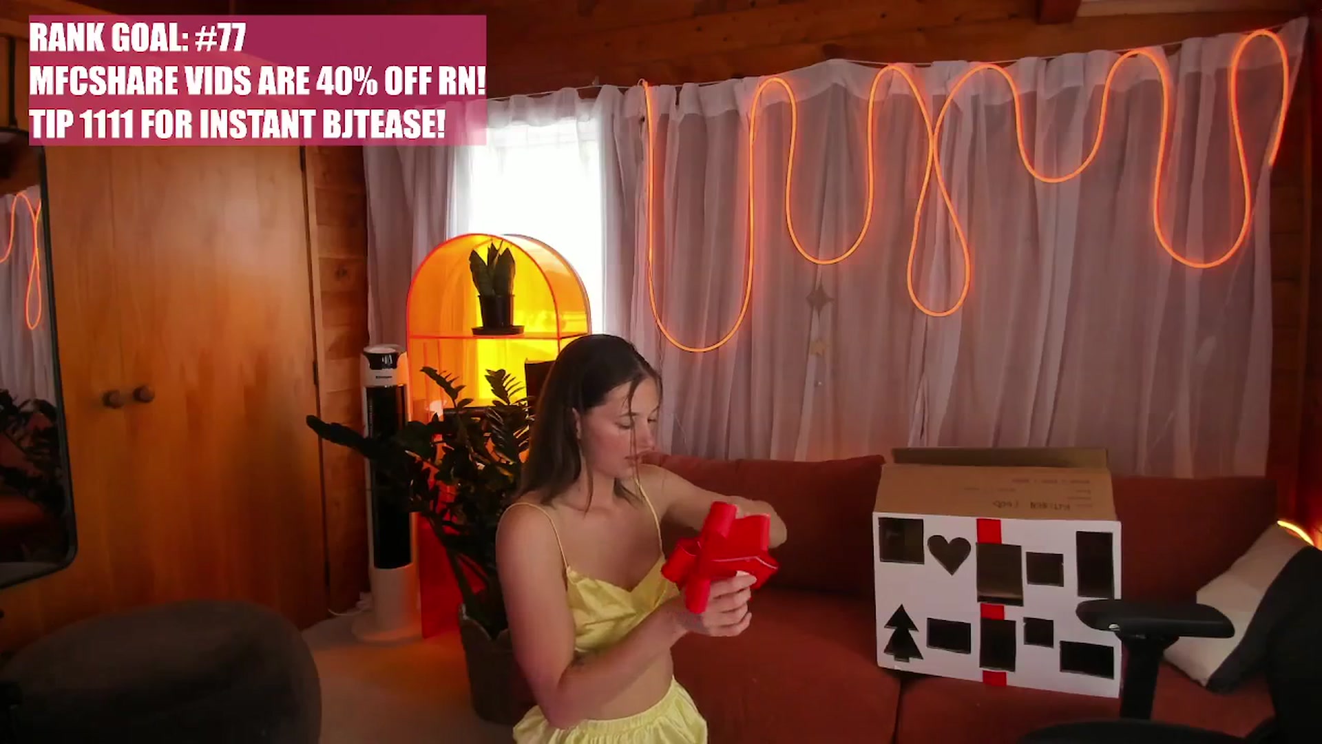 Gallery image thumbnail from Alice_NZ's myfreecams stream on, 11/25/2025, 08:21 image 12 of 20
