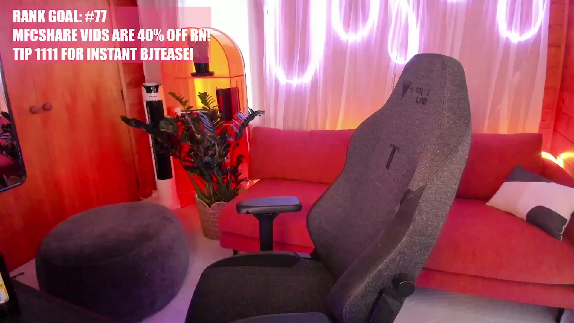 Gallery image thumbnail from Alice_NZ's myfreecams stream on, 11/26/2025, 08:01 image 7 of 20
