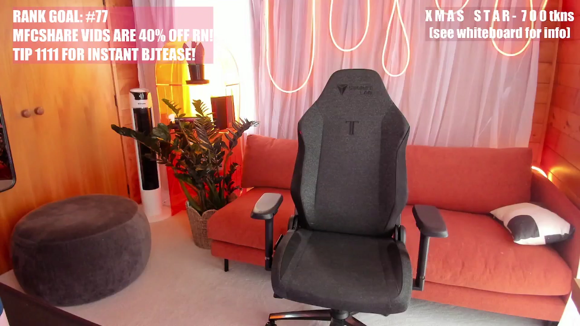 Gallery image thumbnail from Alice_NZ's myfreecams stream on, 12/01/2025, 24:01 image 17 of 20