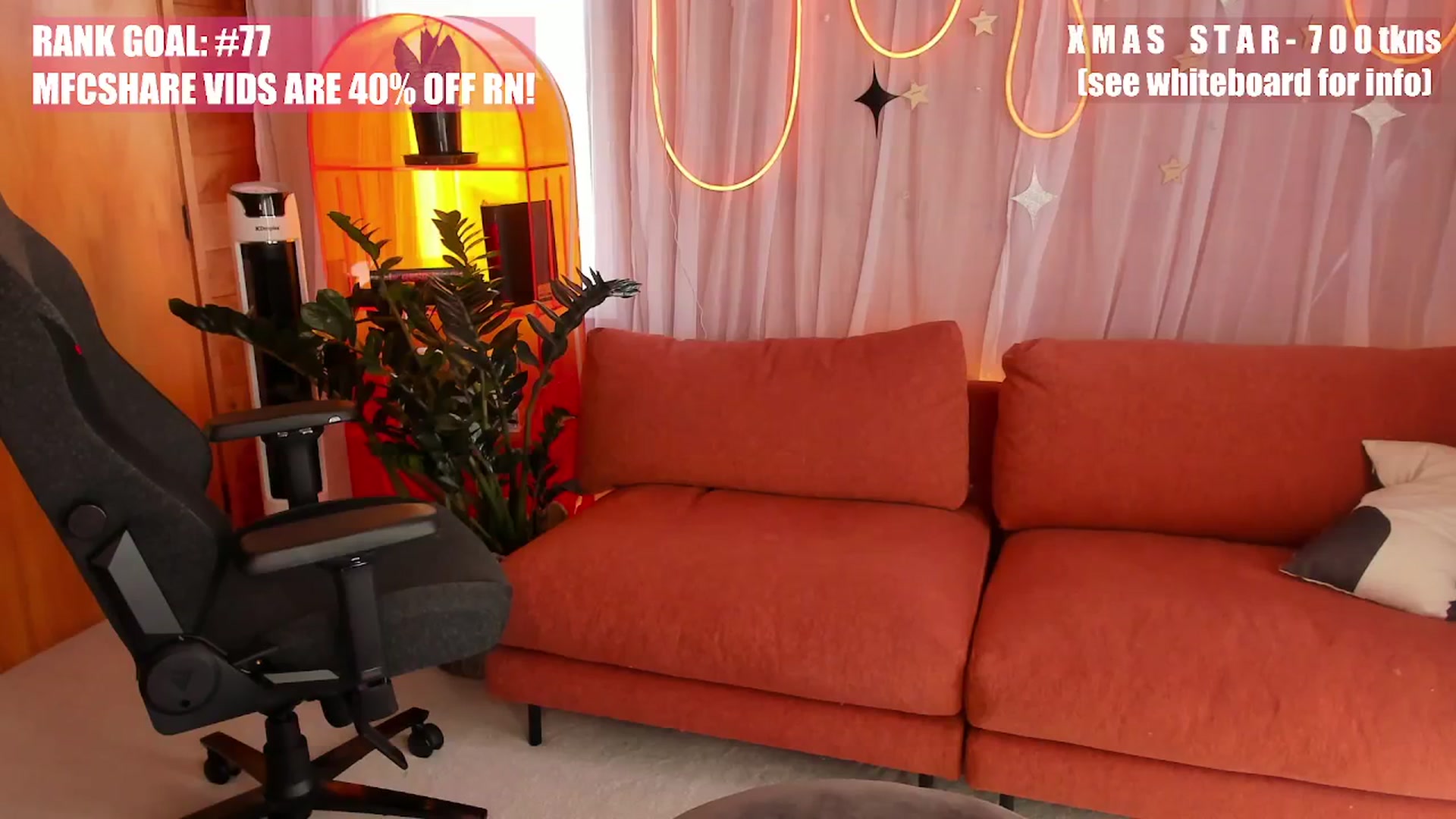 Gallery image thumbnail from Alice_NZ's myfreecams stream on, 12/04/2025, 04:31 image 19 of 20