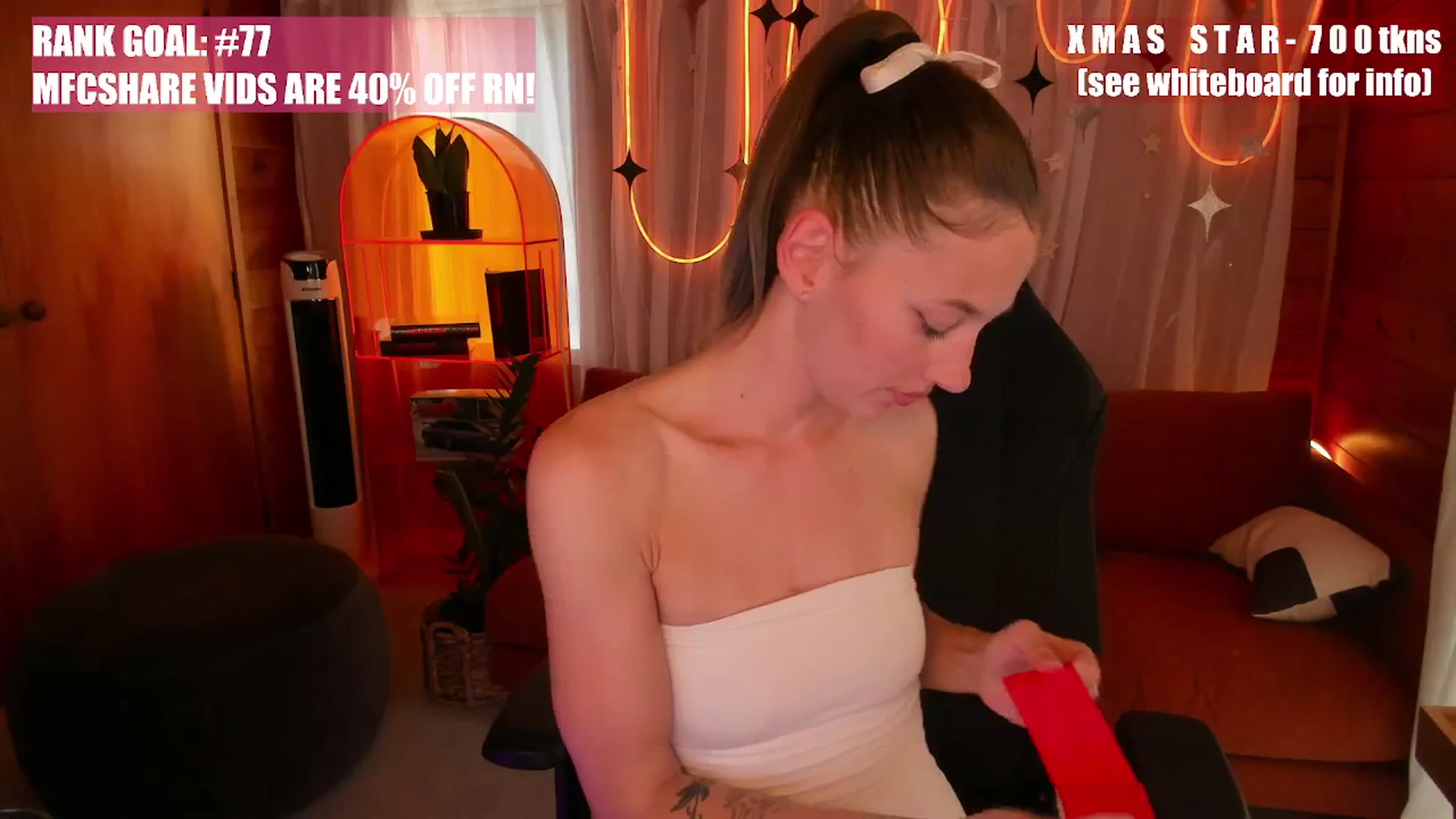 Gallery image thumbnail from Alice_NZ's myfreecams stream on, 12/15/2025, 08:38 image 11 of 20