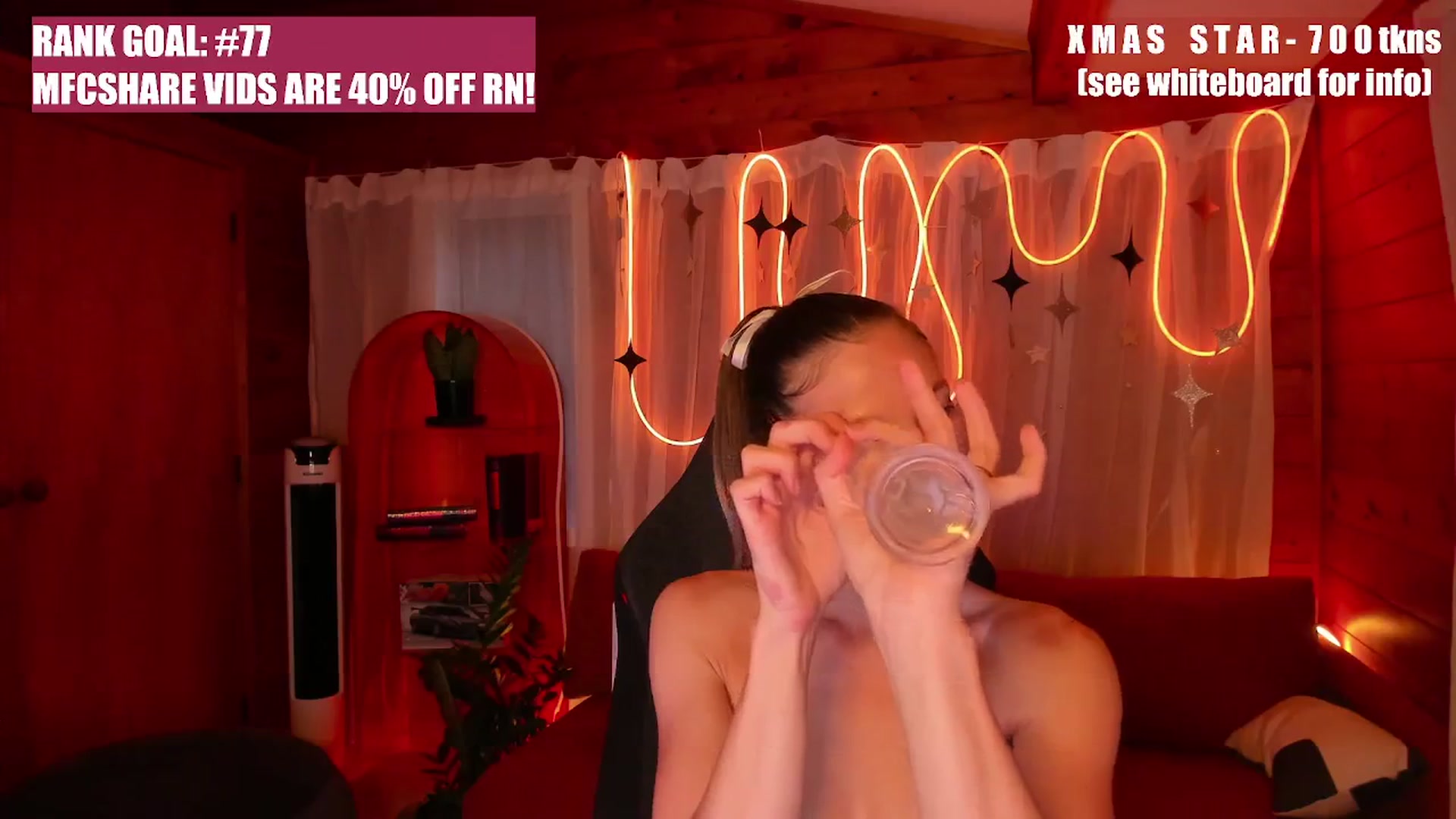 Gallery image thumbnail from Alice_NZ's myfreecams stream on, 12/15/2025, 08:38 image 16 of 20