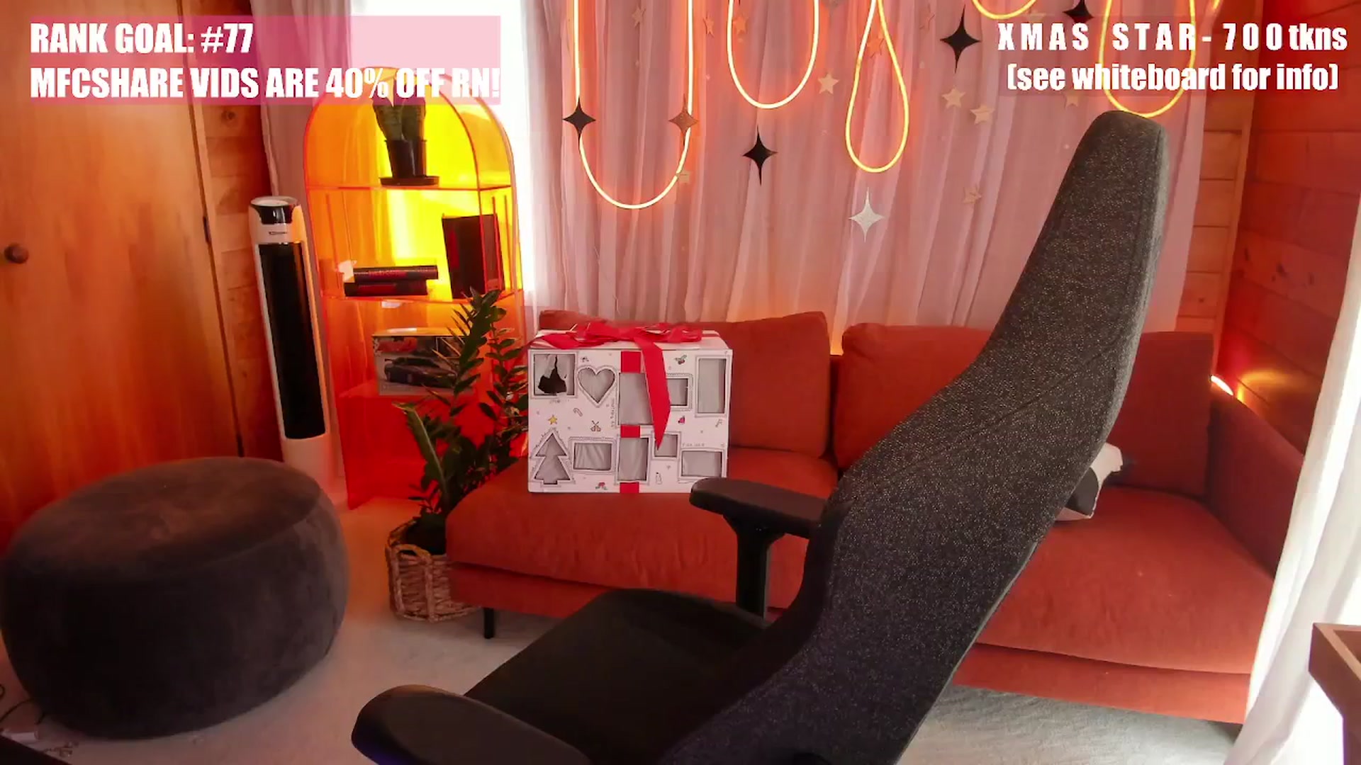 Gallery image thumbnail from Alice_NZ's myfreecams stream on, 12/16/2025, 02:04 image 14 of 20
