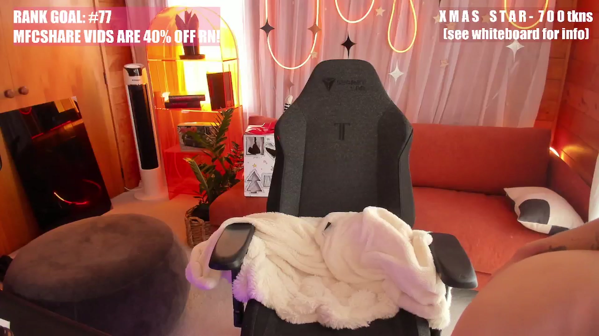 Gallery image thumbnail from Alice_NZ's myfreecams stream on, 12/19/2025, 04:57 image 2 of 20