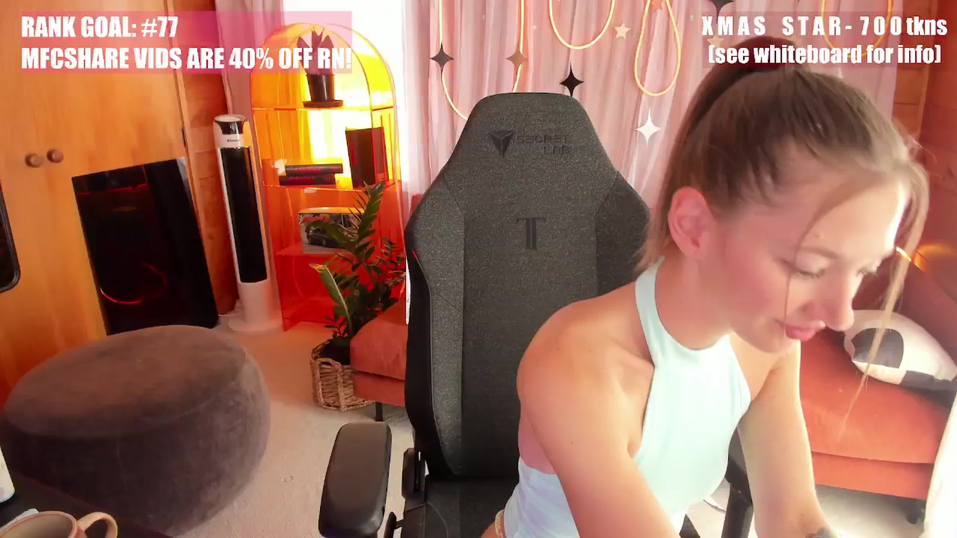 Gallery image thumbnail from Alice_NZ's myfreecams stream on, 12/20/2025, 02:34 image 13 of 20