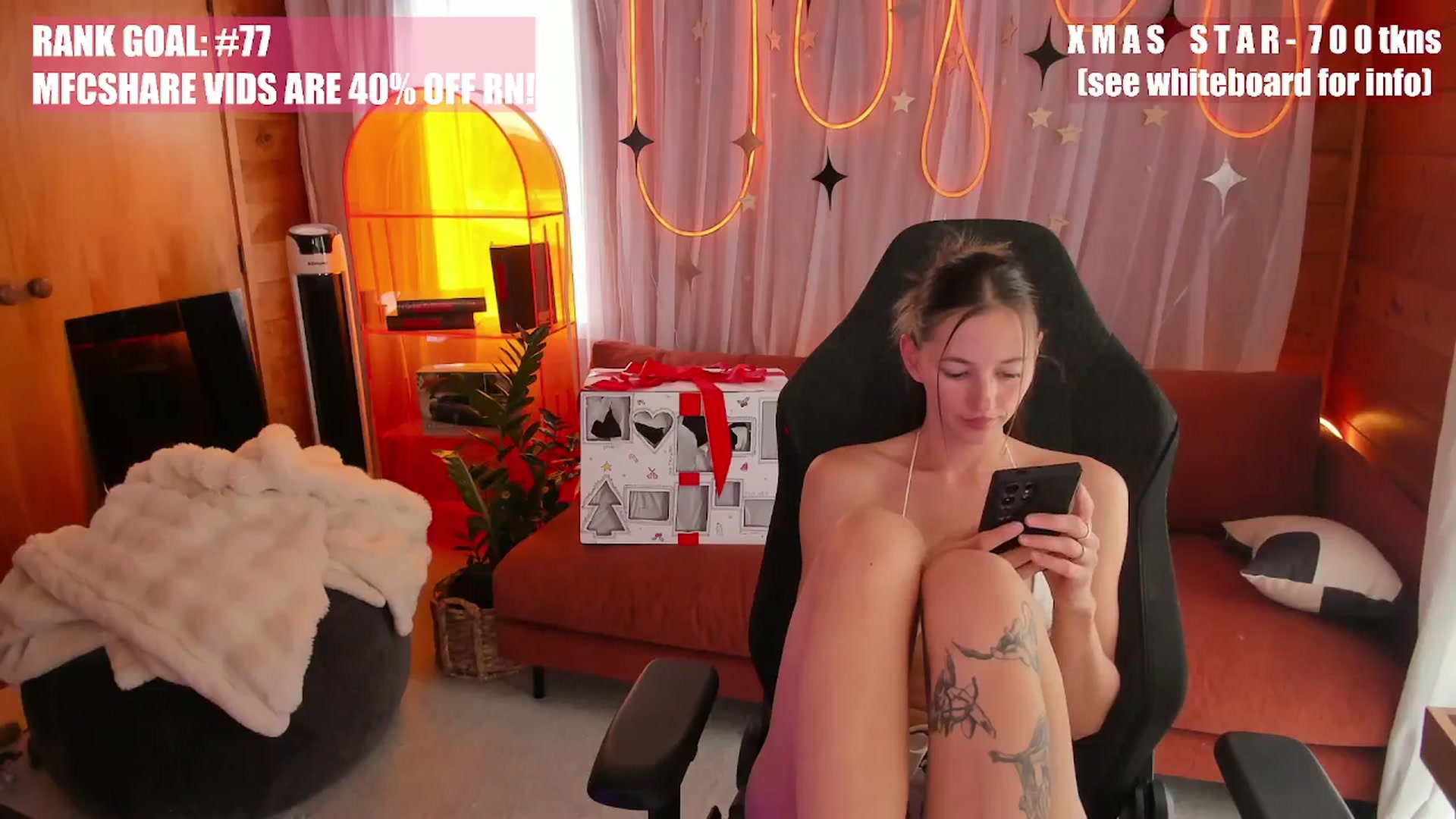 Gallery image thumbnail from Alice_NZ's myfreecams stream on, 12/21/2025, 23:55 image 20 of 20